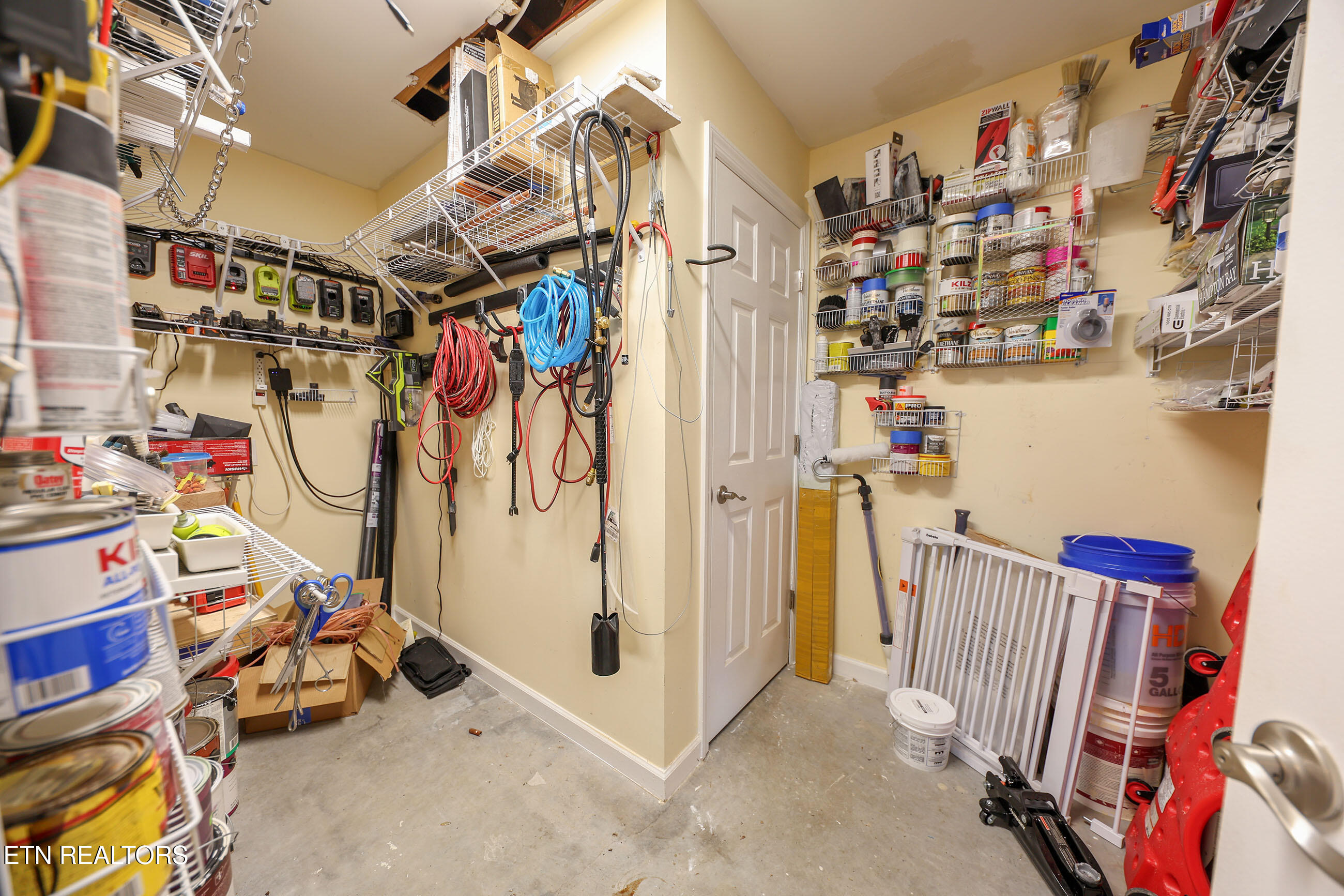 112 Chestnut Hill Rd