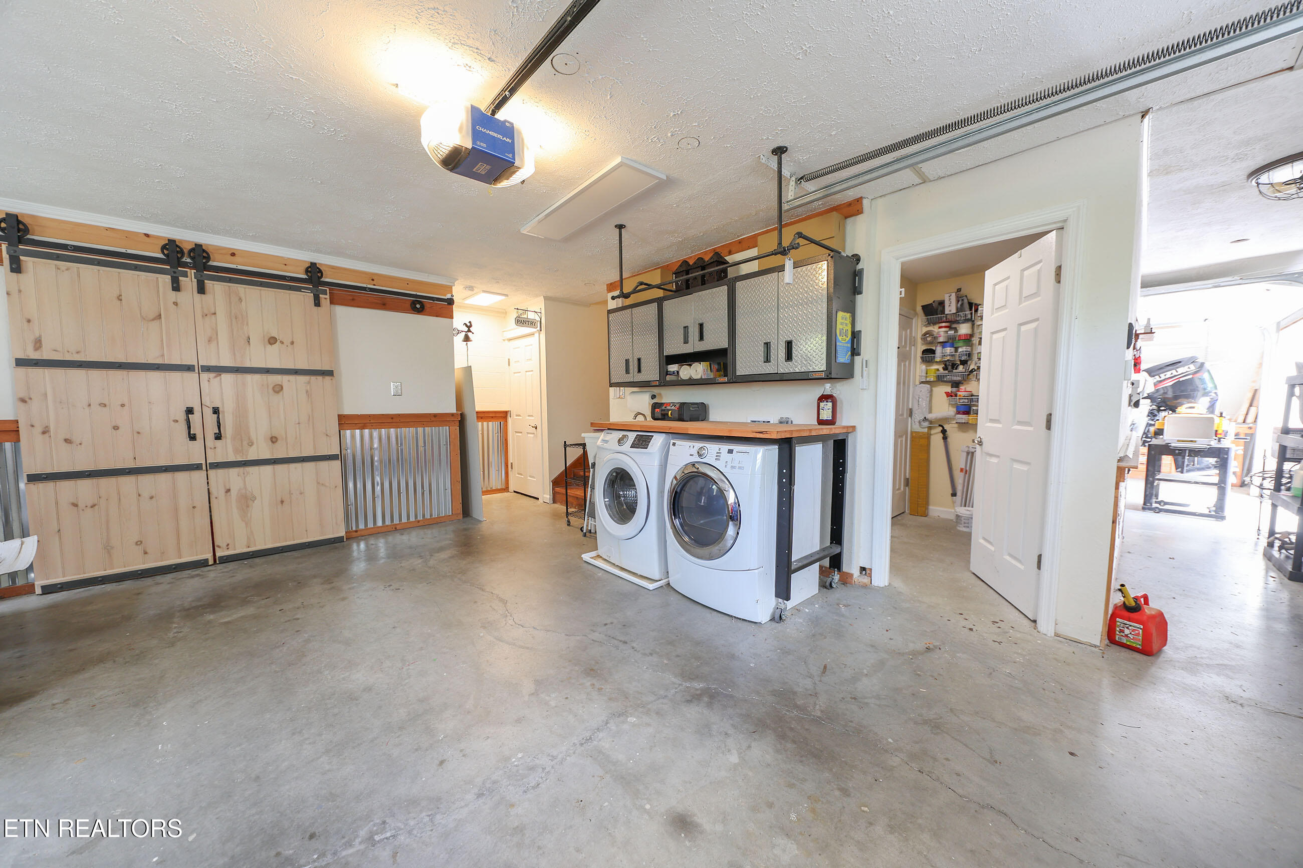 112 Chestnut Hill Rd