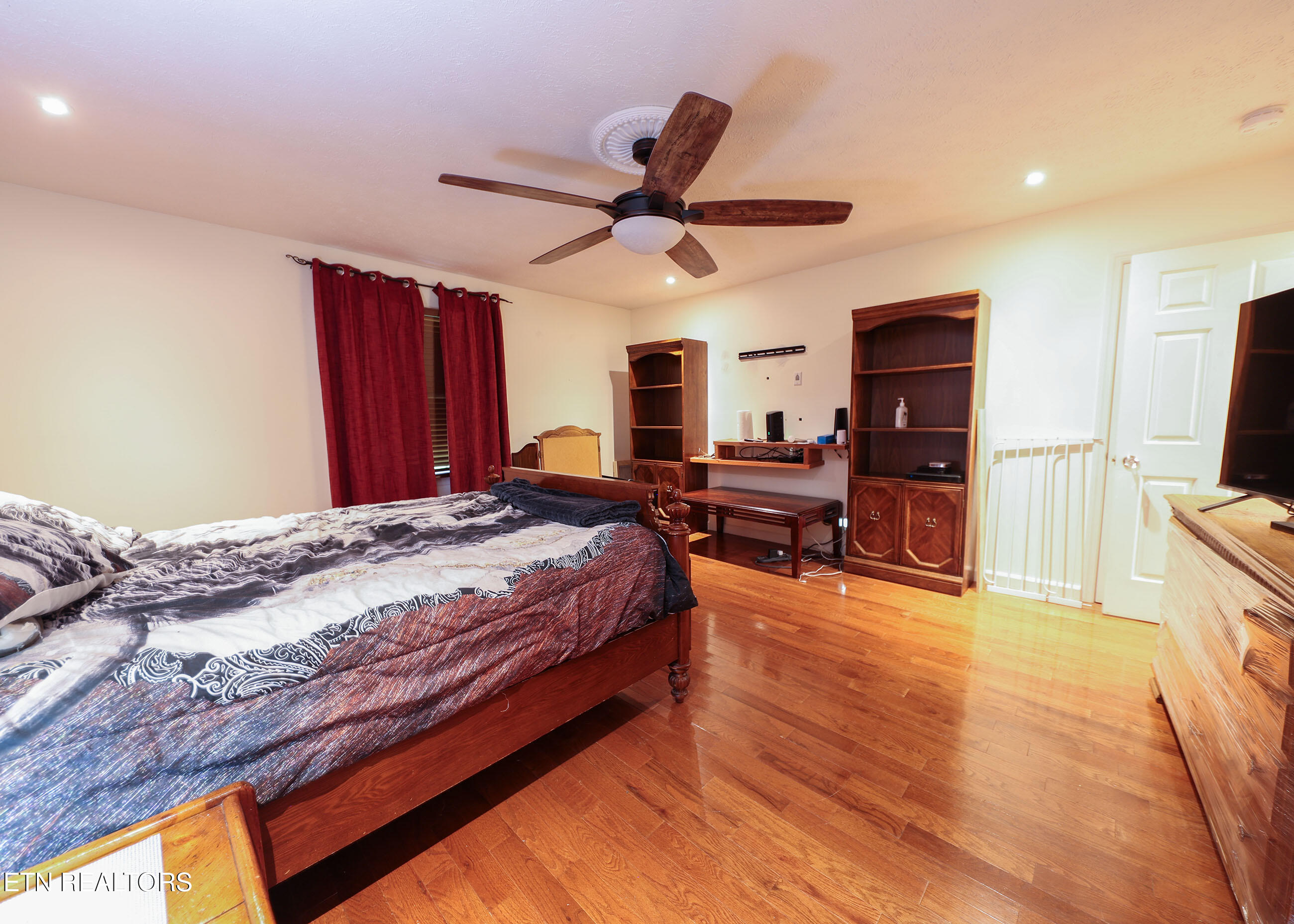 112 Chestnut Hill Rd