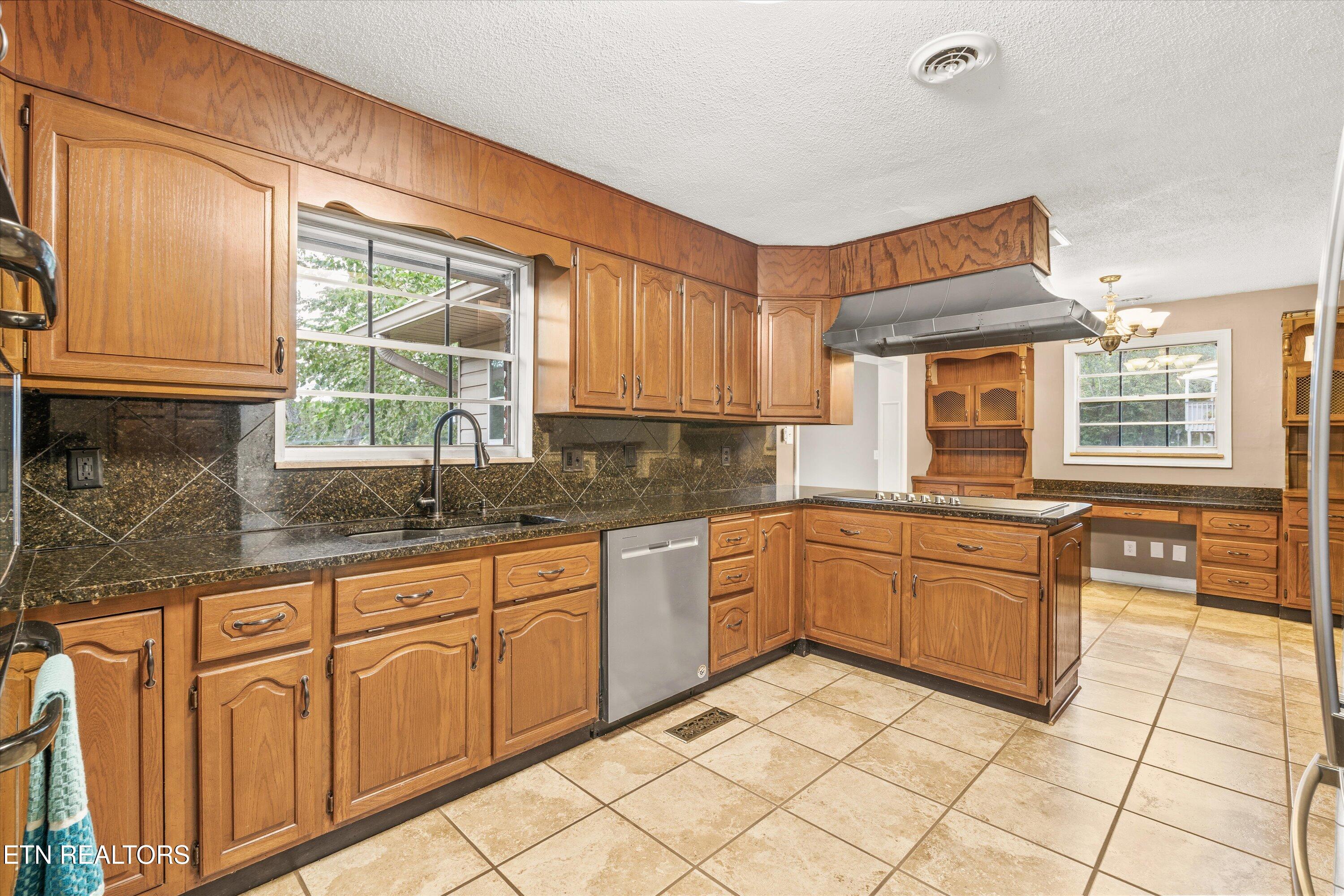 7609 Scenic View Drive