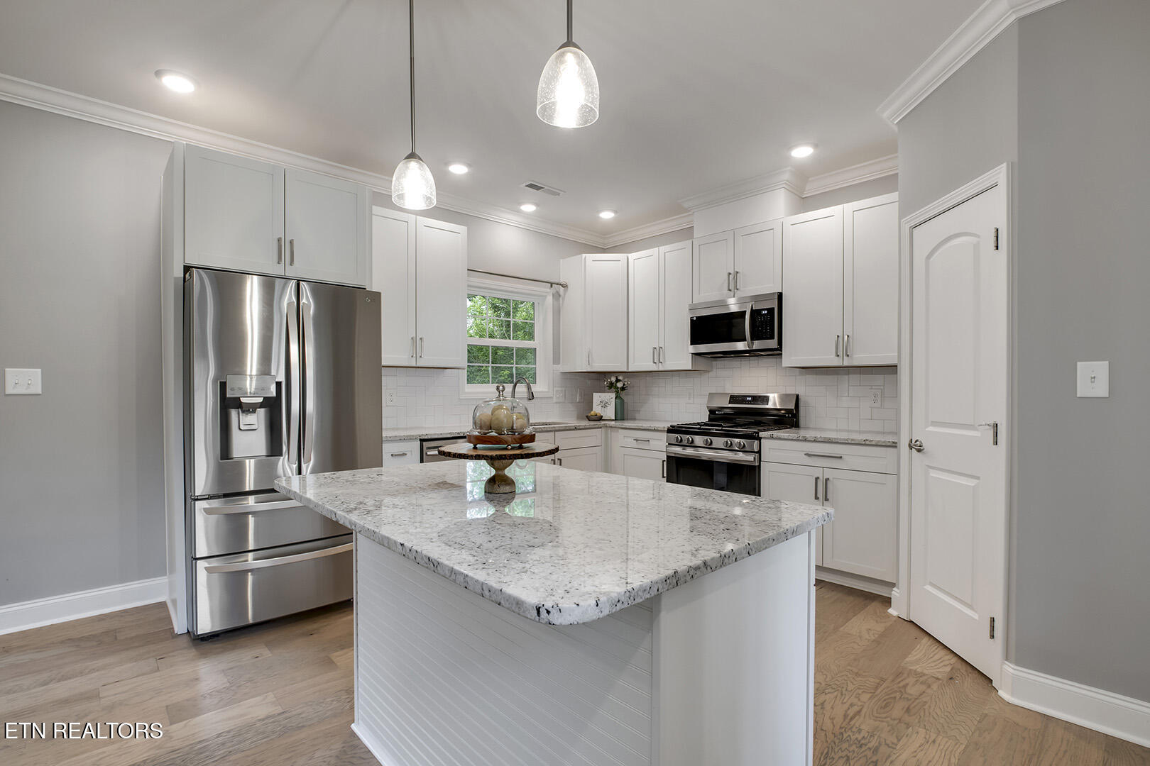 3229 Oakwood Hills Lane