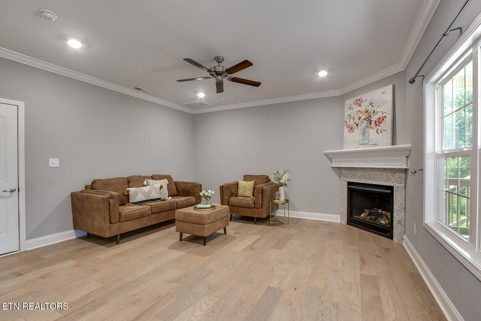 3229 Oakwood Hills Lane