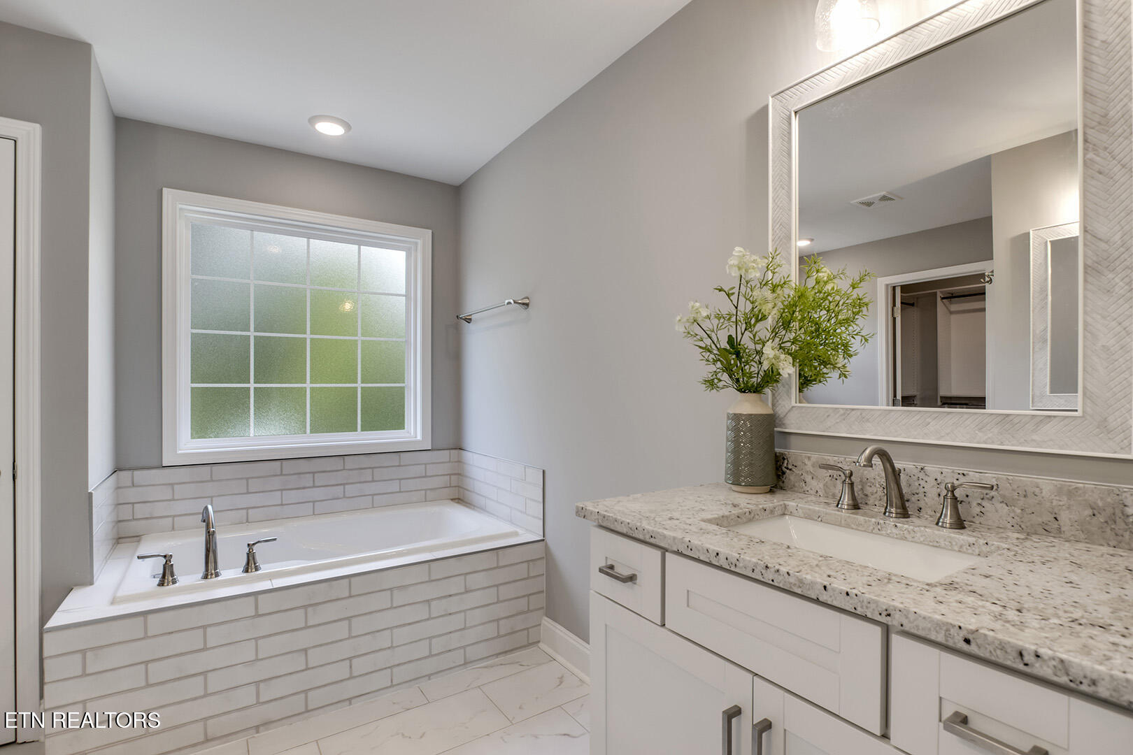 3229 Oakwood Hills Lane