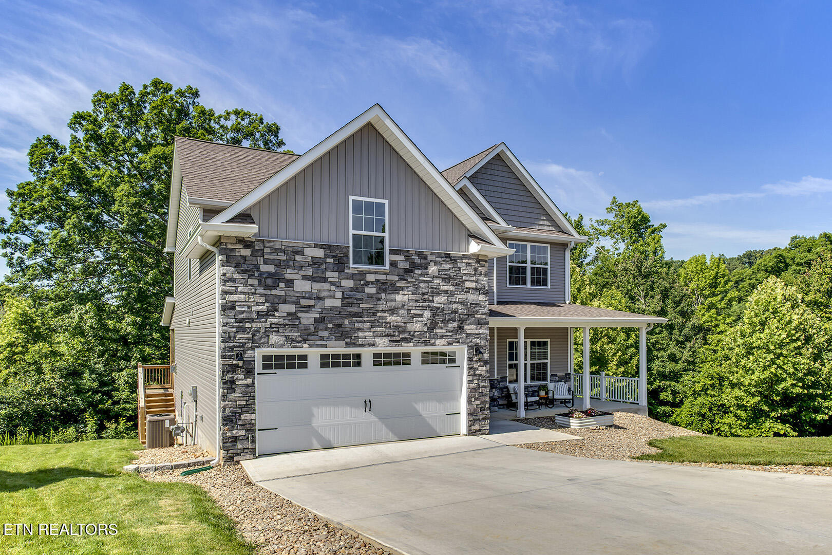 3229 Oakwood Hills Lane