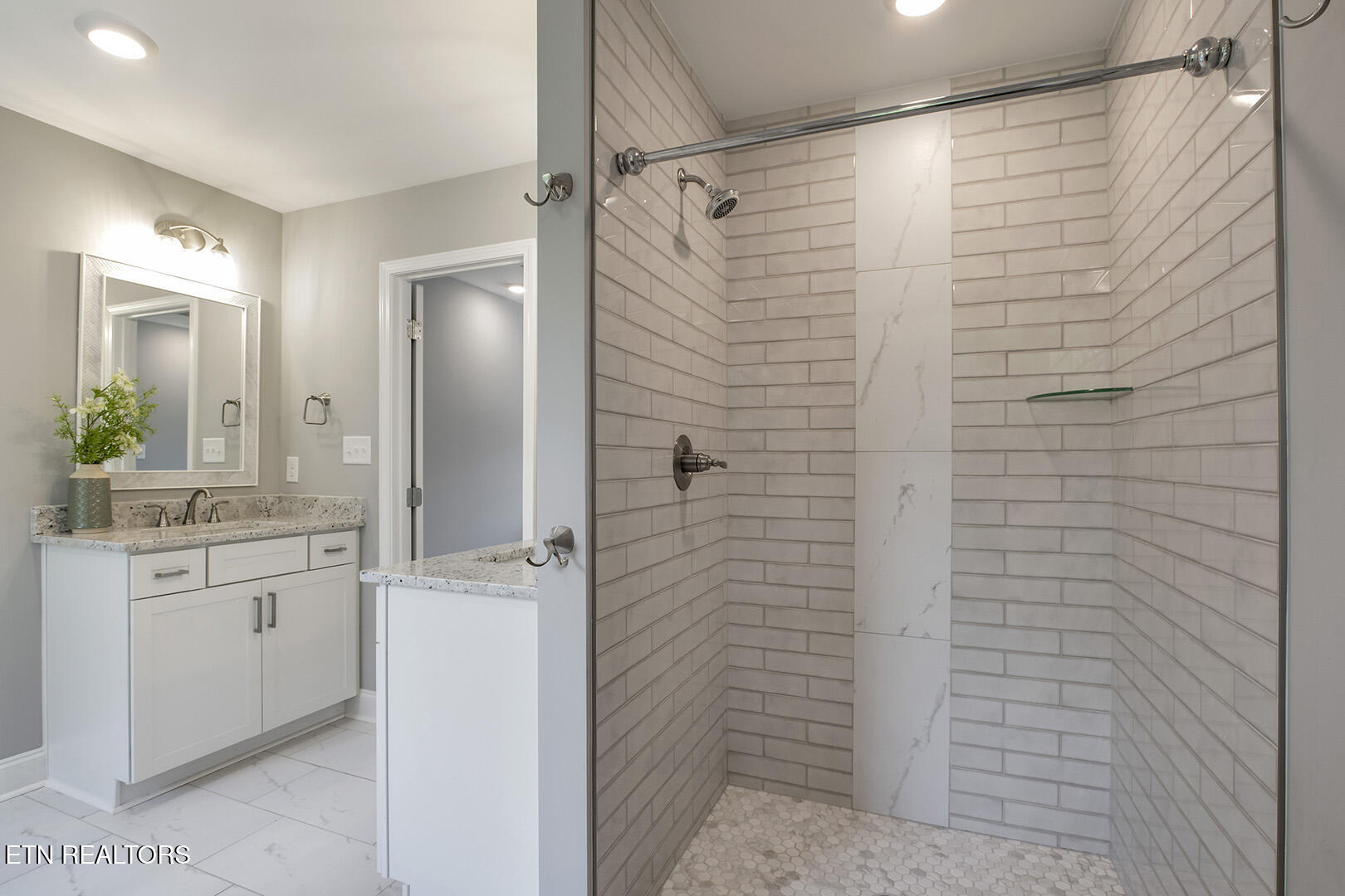3229 Oakwood Hills Lane