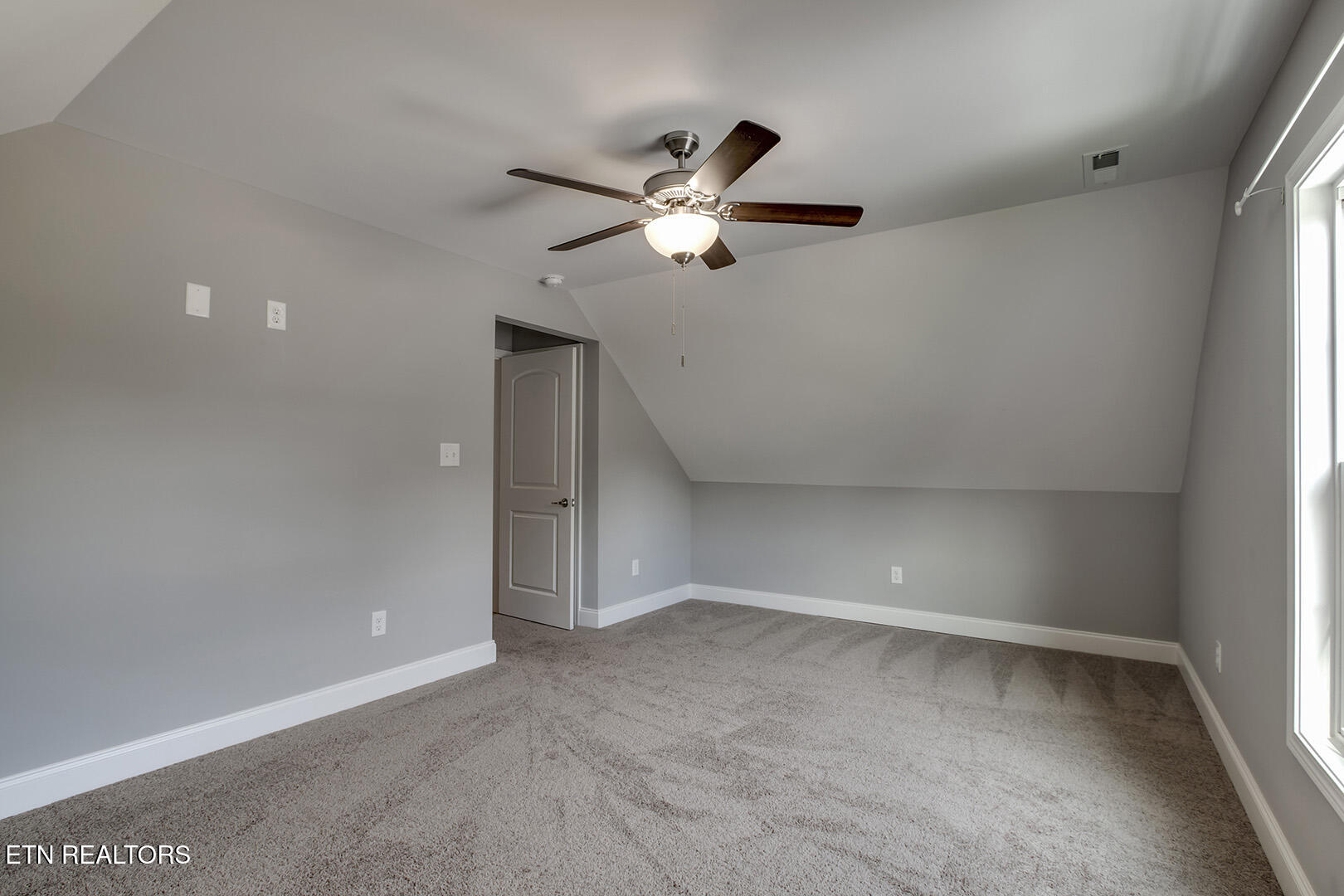 3229 Oakwood Hills Lane