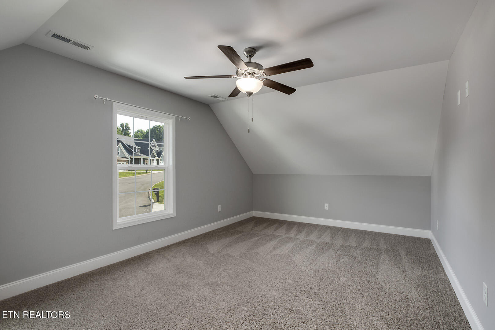 3229 Oakwood Hills Lane