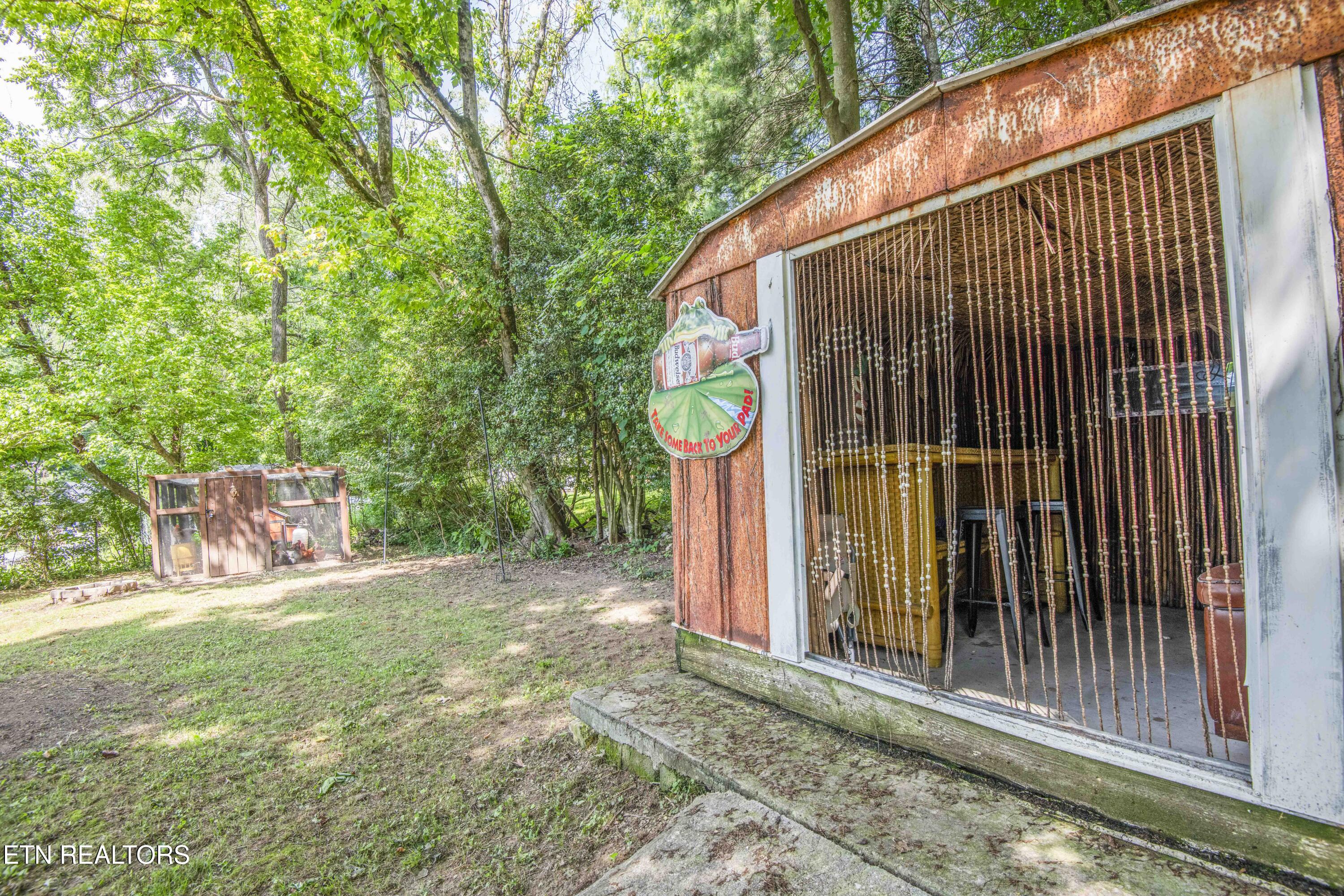 306 W Faunce Rd