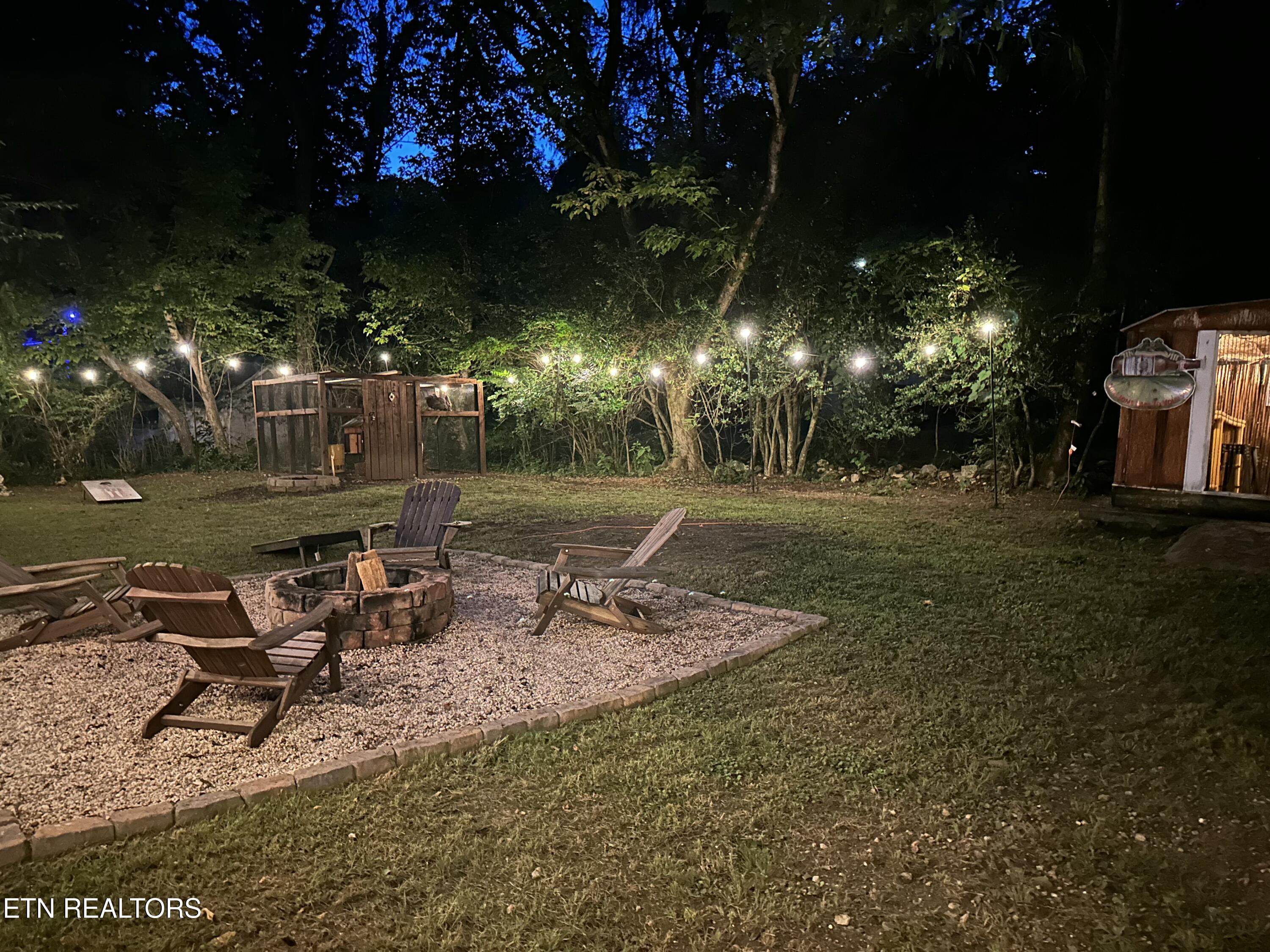 306 W Faunce Rd