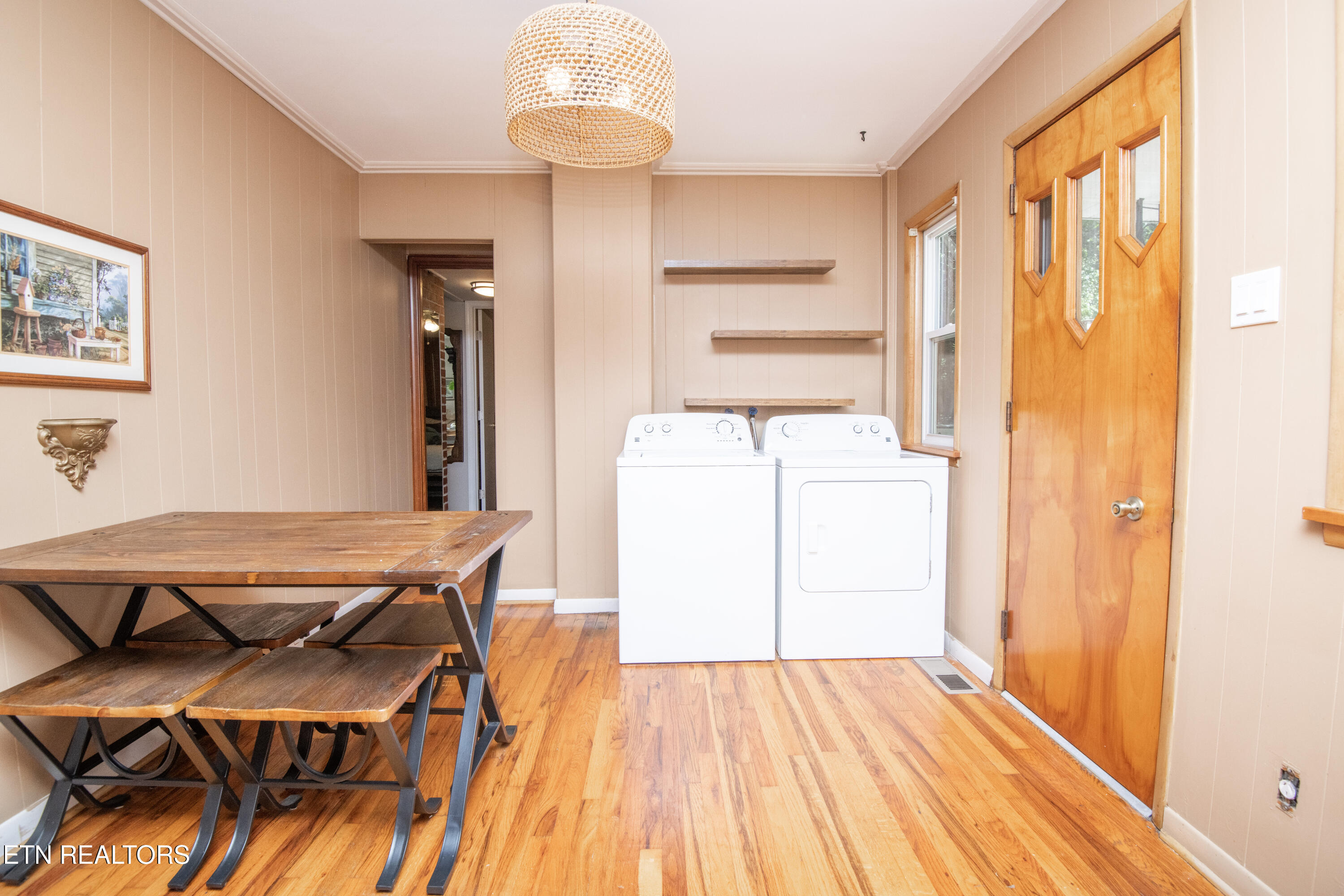 306 W Faunce Rd