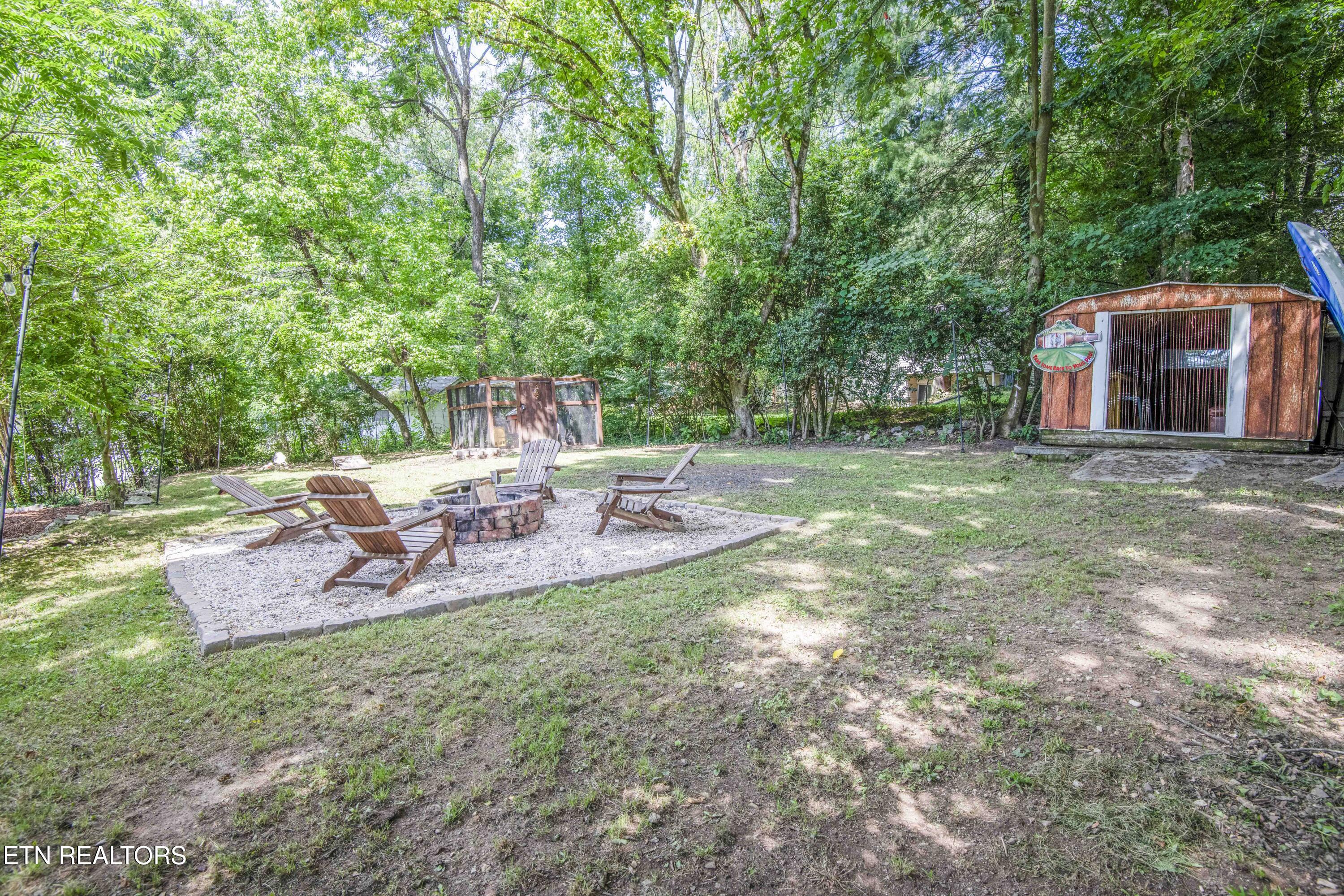 306 W Faunce Rd