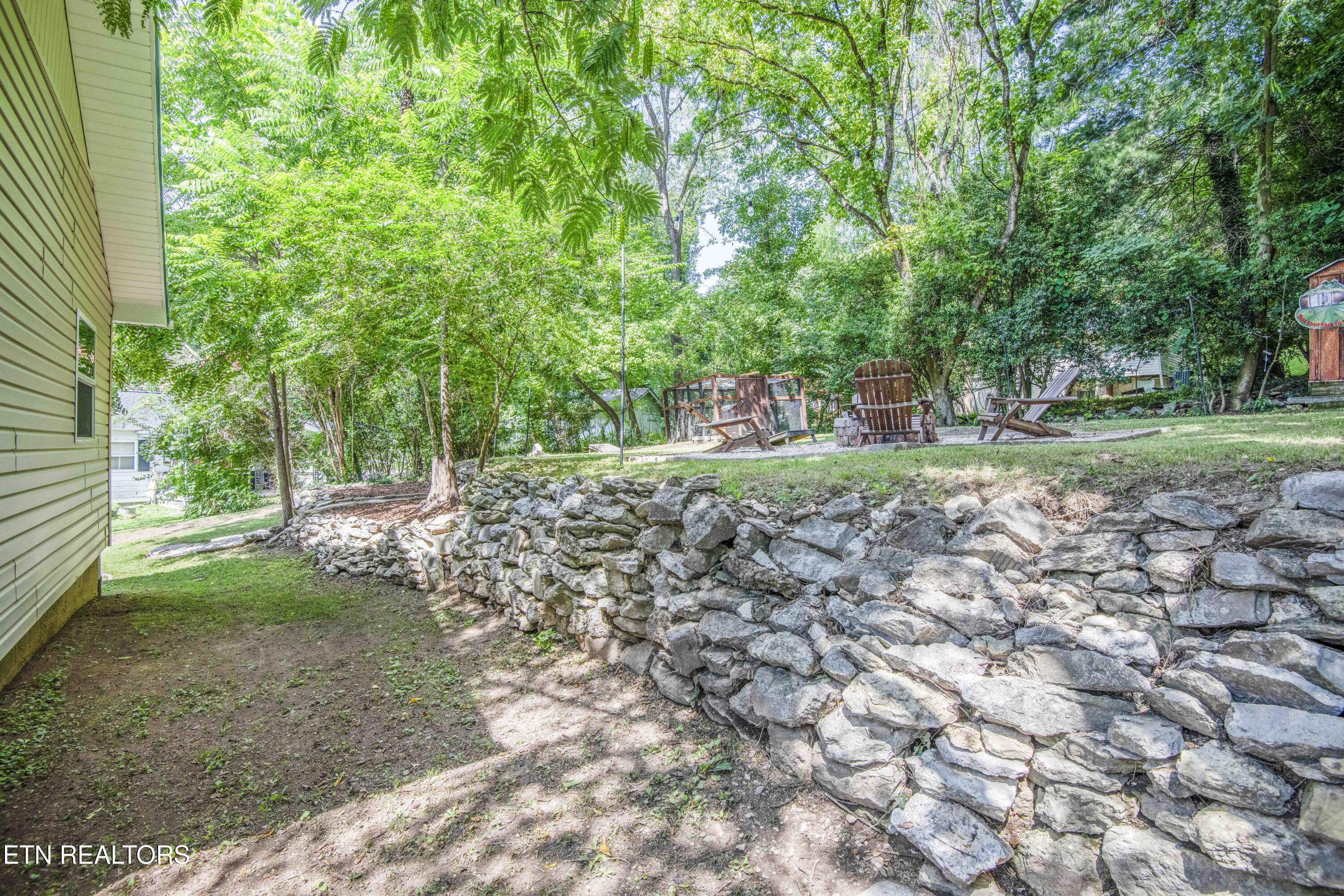 306 W Faunce Rd
