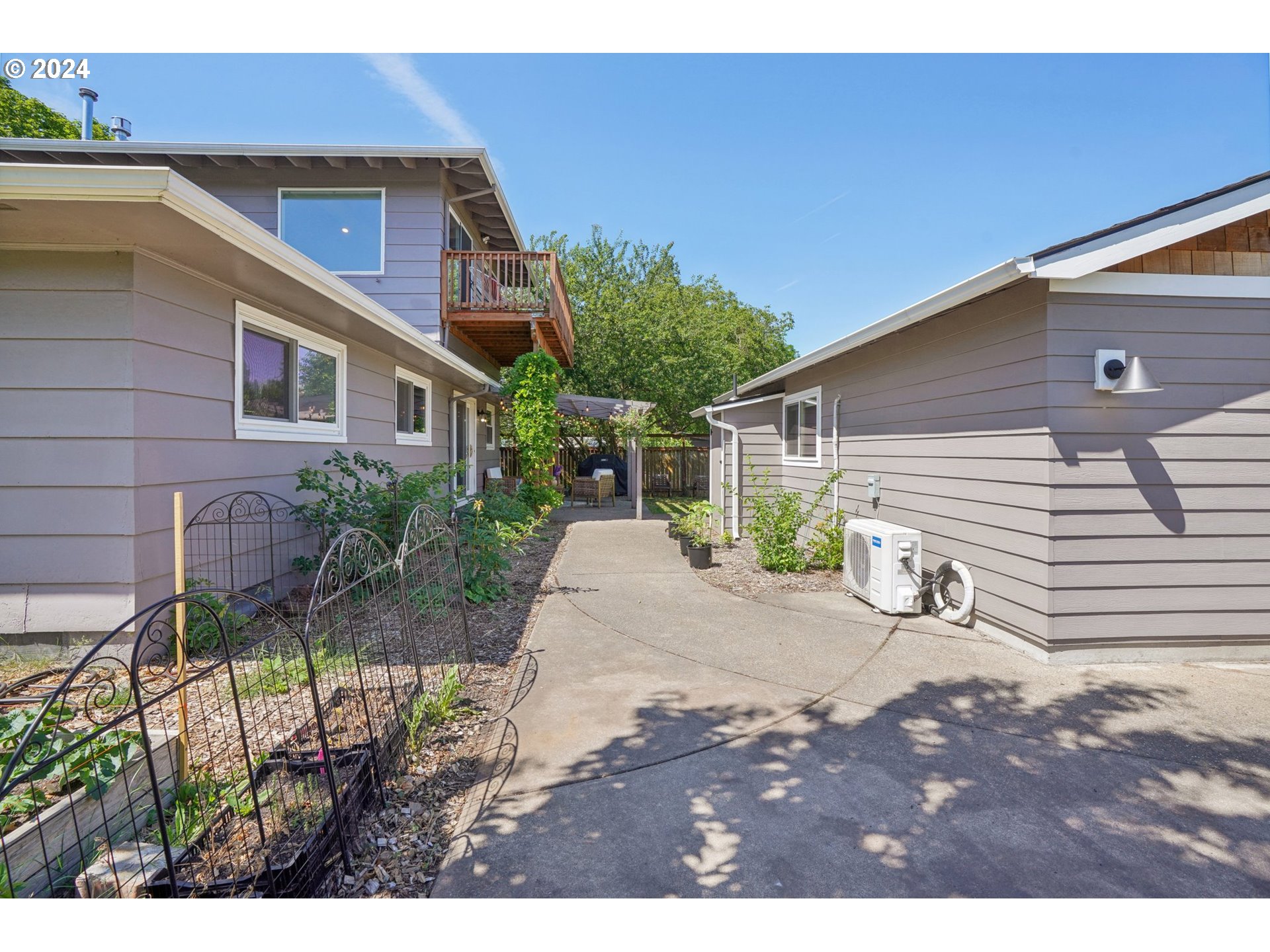 6740 SE 65TH AVE