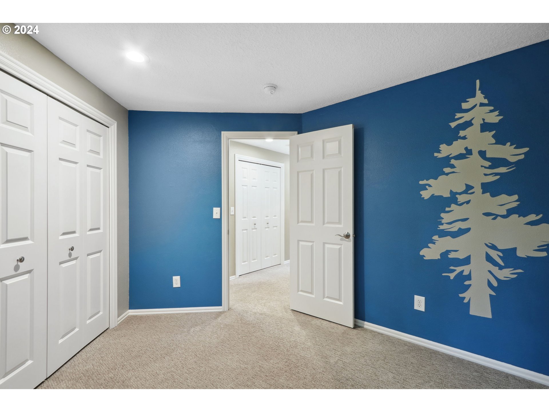 17405 WAKE ROBIN CIR