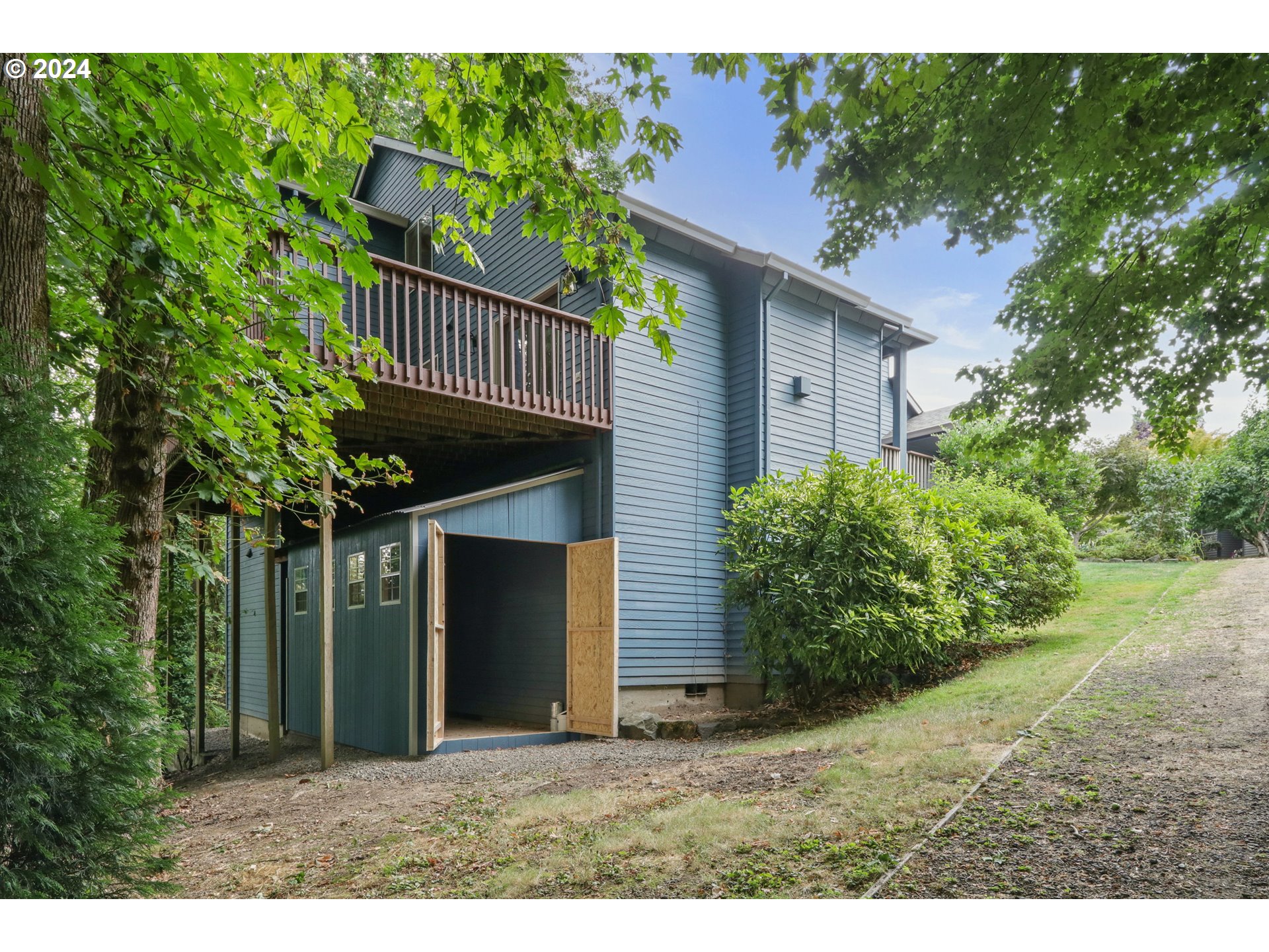 17405 WAKE ROBIN CIR