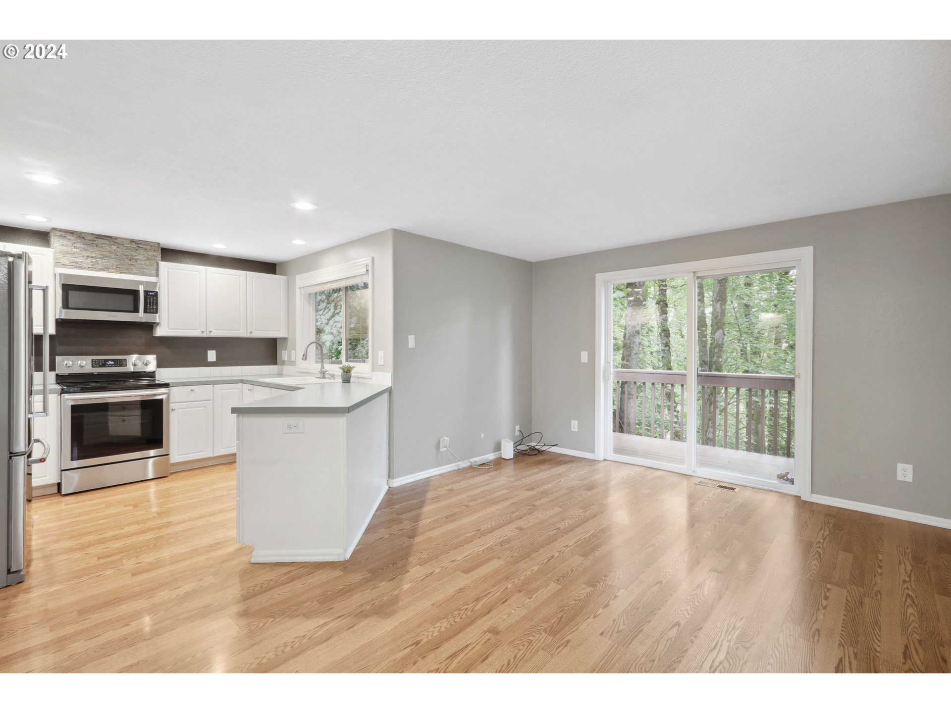 17405 WAKE ROBIN CIR