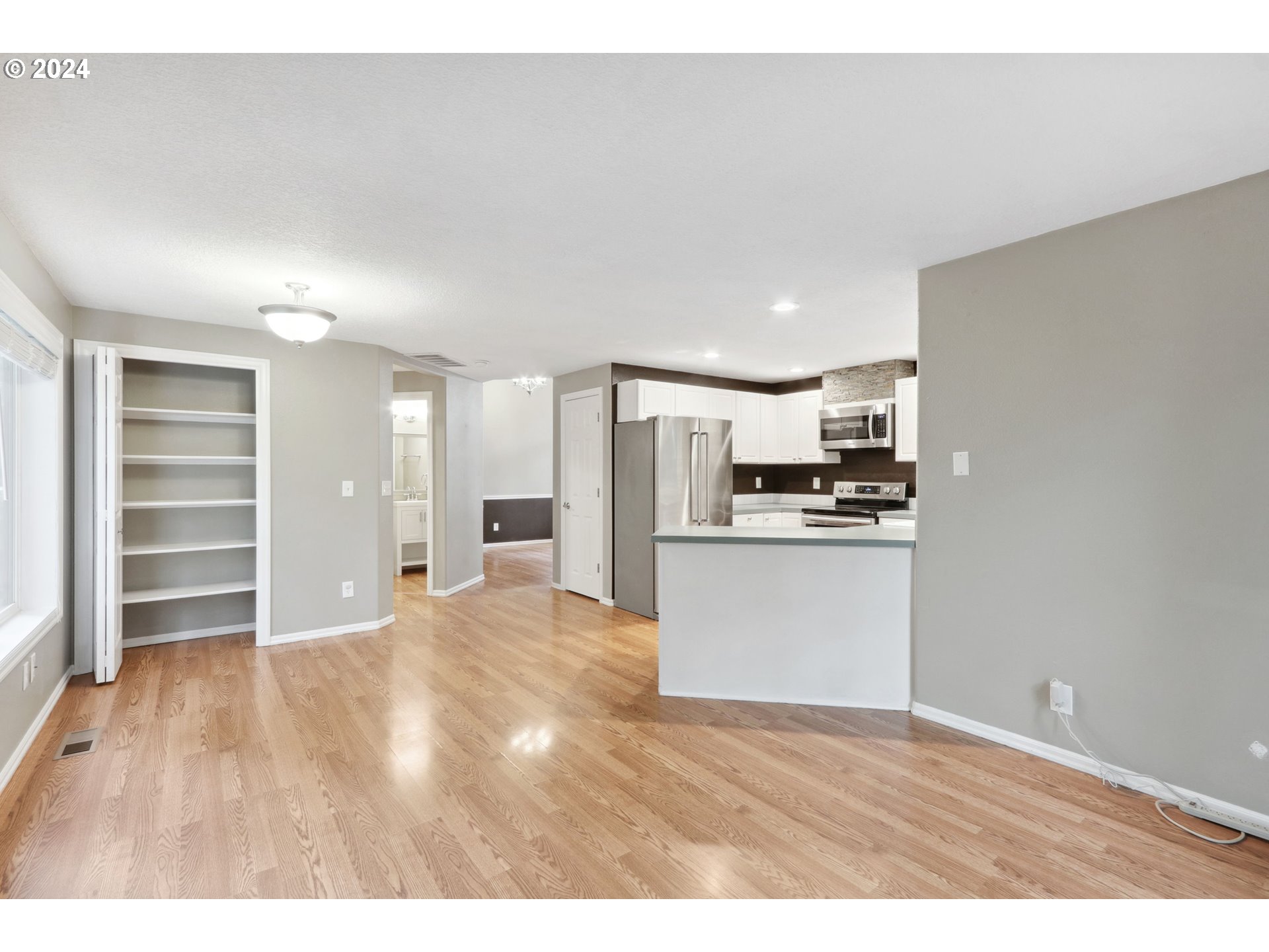 17405 WAKE ROBIN CIR