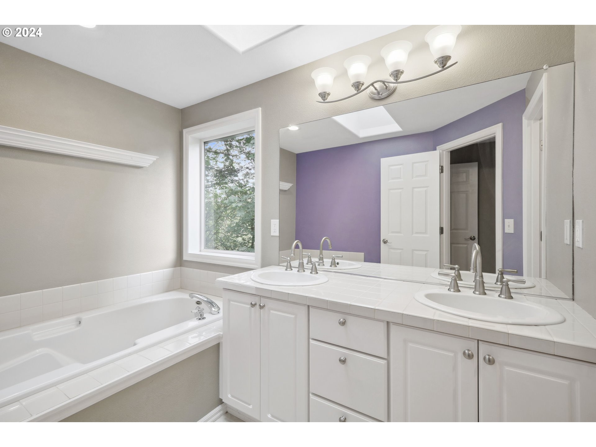 17405 WAKE ROBIN CIR