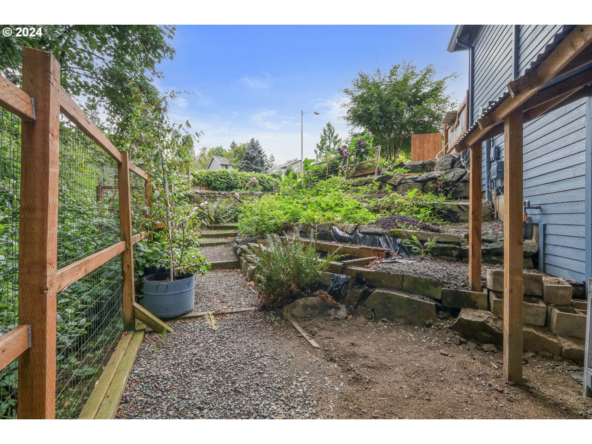 17405 WAKE ROBIN CIR