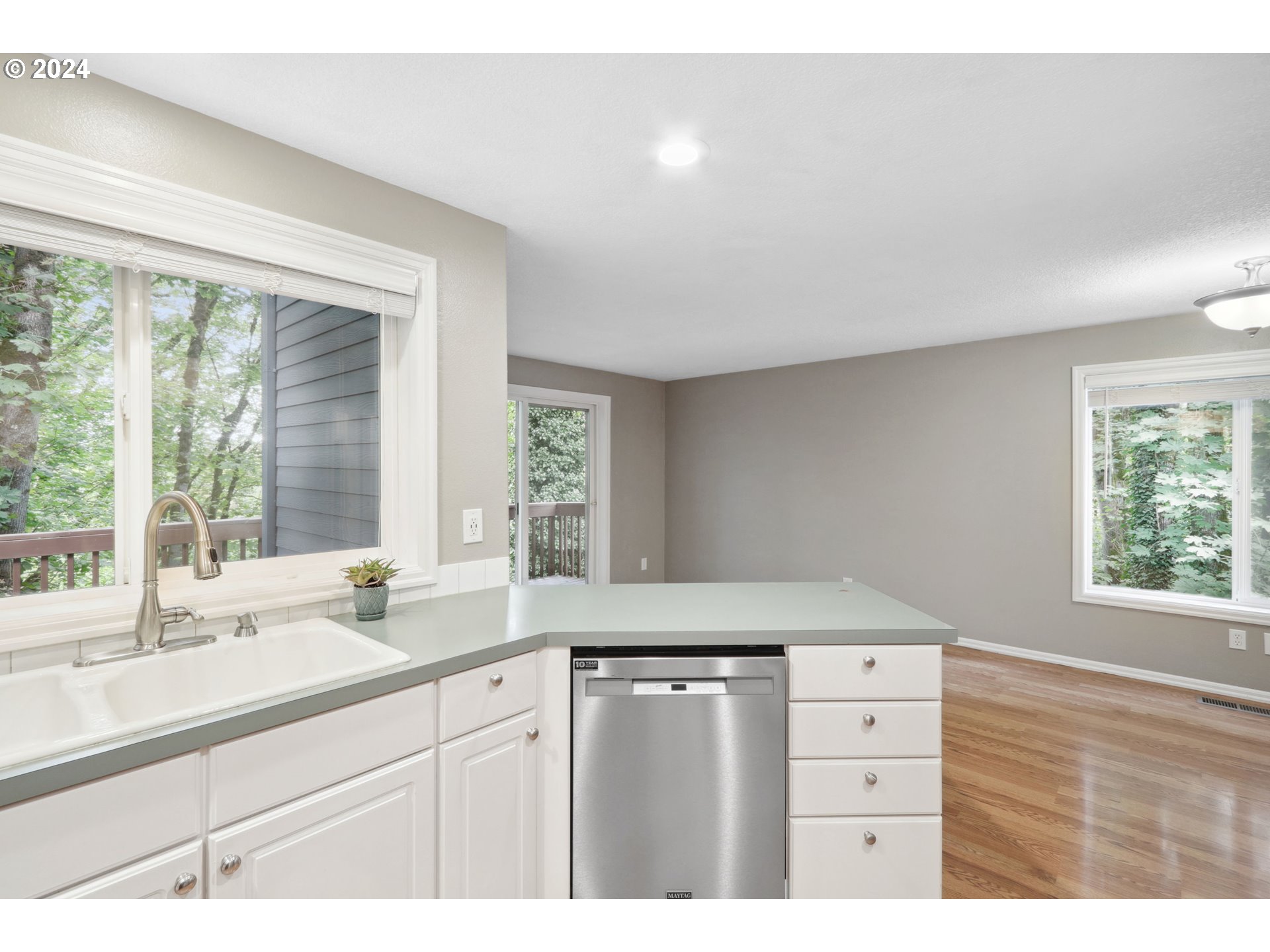 17405 WAKE ROBIN CIR