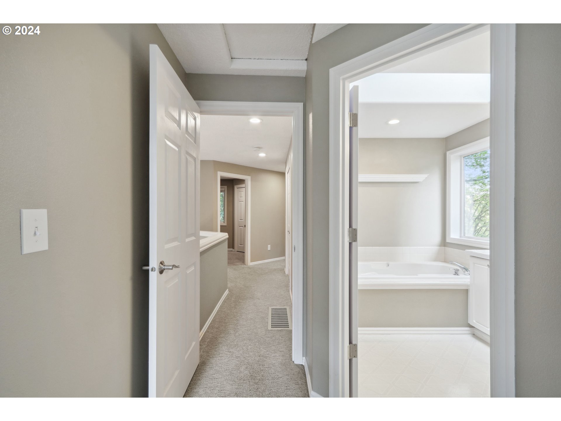 17405 WAKE ROBIN CIR