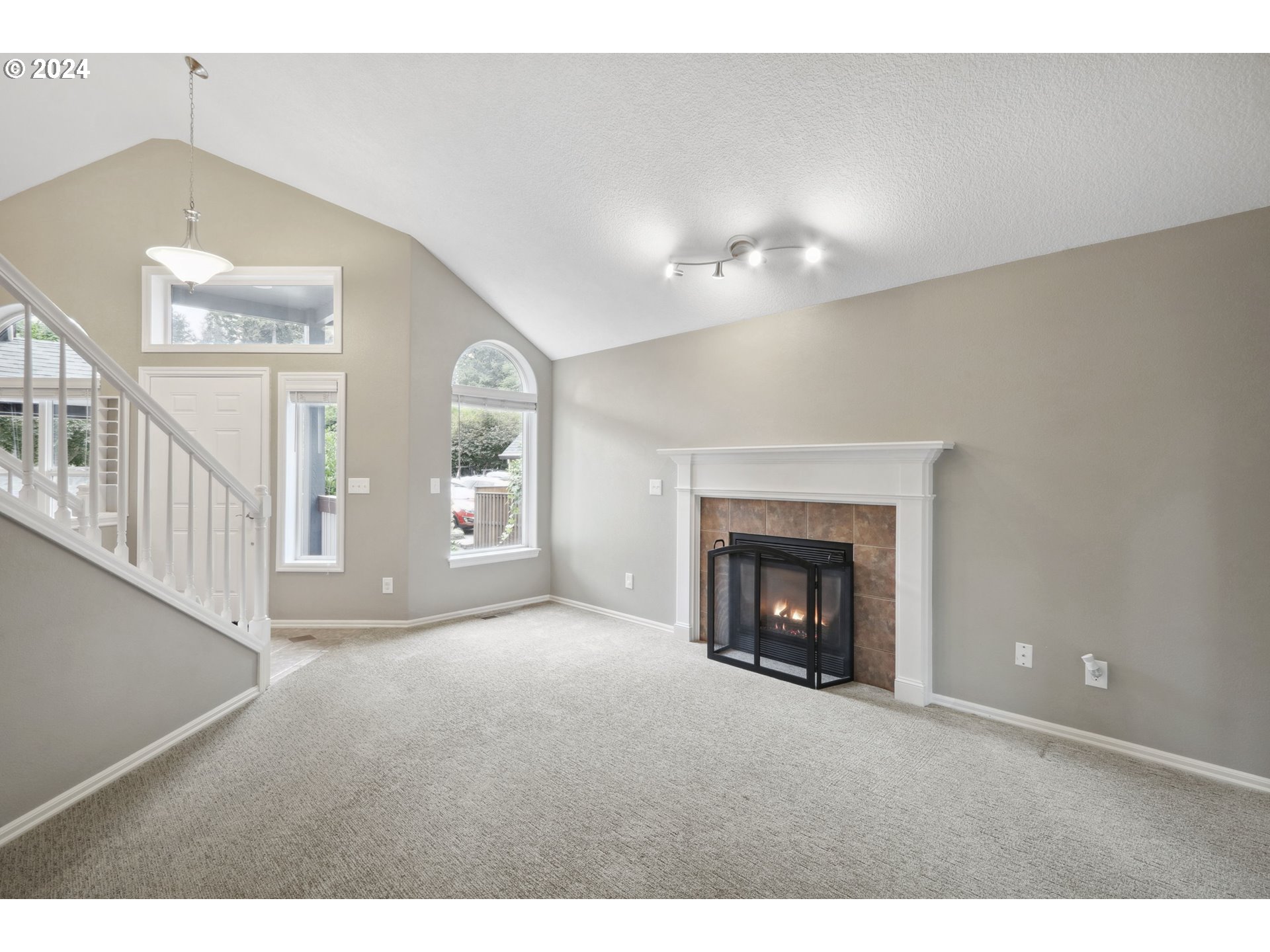 17405 WAKE ROBIN CIR