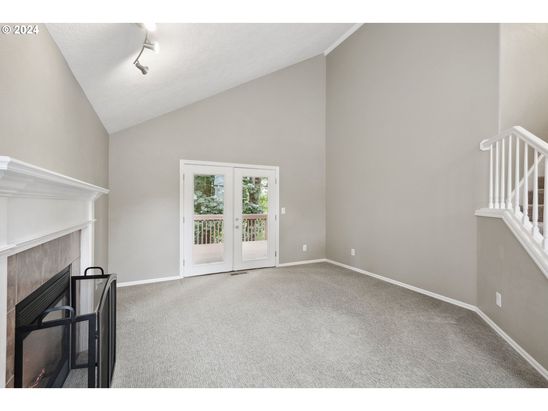 17405 WAKE ROBIN CIR