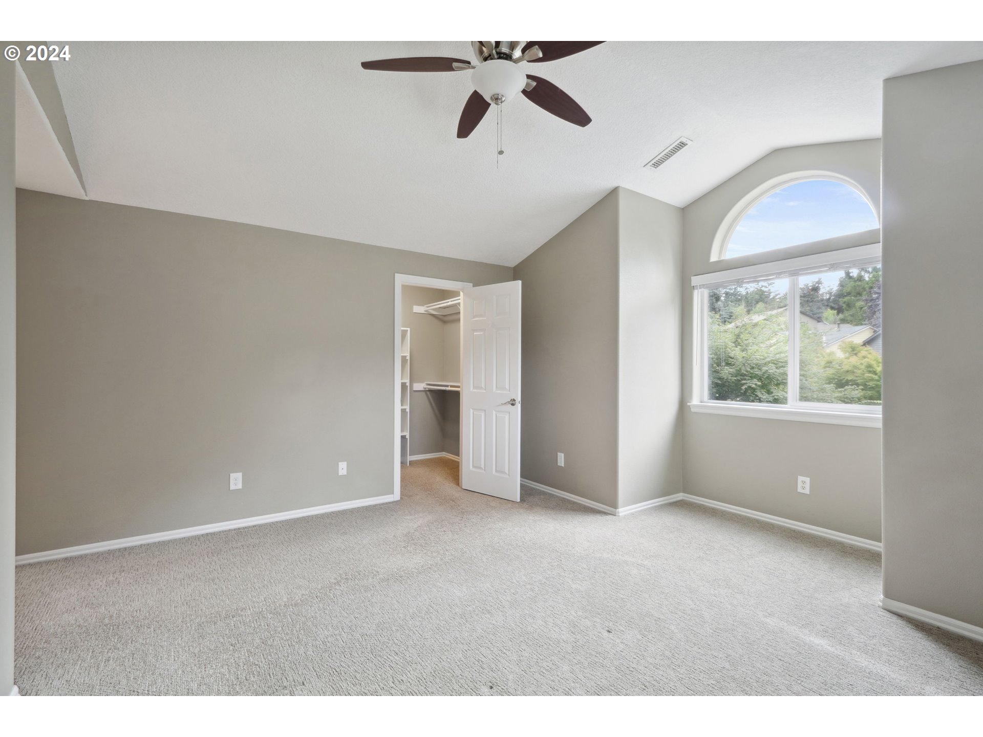 17405 WAKE ROBIN CIR