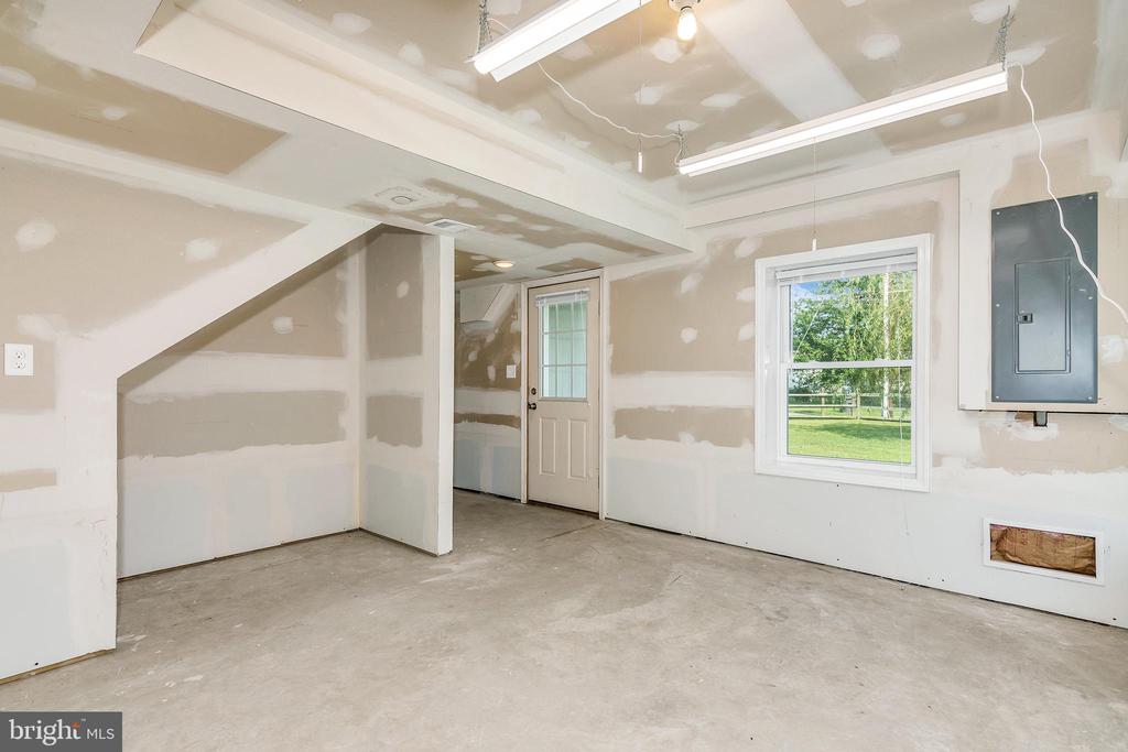 121 MARSHY ROAD