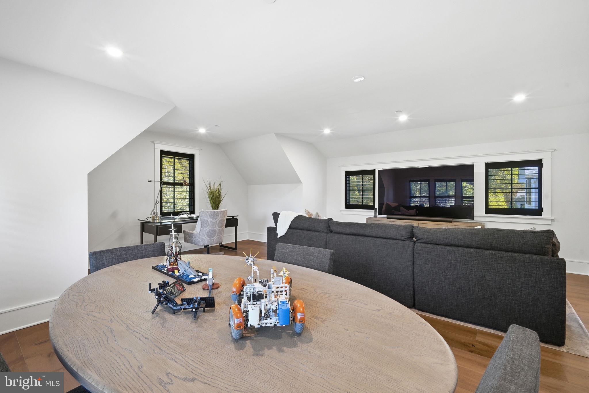 8051 LEEHAVEN ROAD