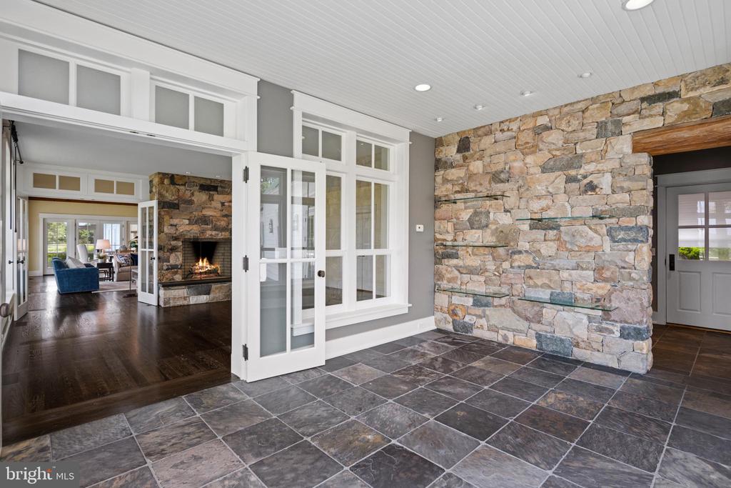 22101 GRAFTON MANOUR LANE