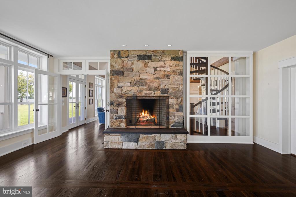 22101 GRAFTON MANOUR LANE