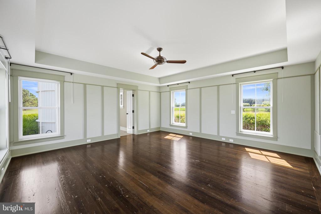 22101 GRAFTON MANOUR LANE