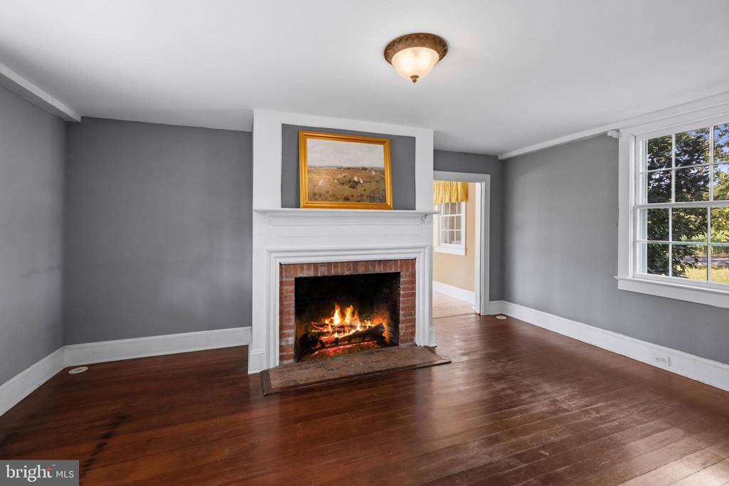 22101 GRAFTON MANOUR LANE