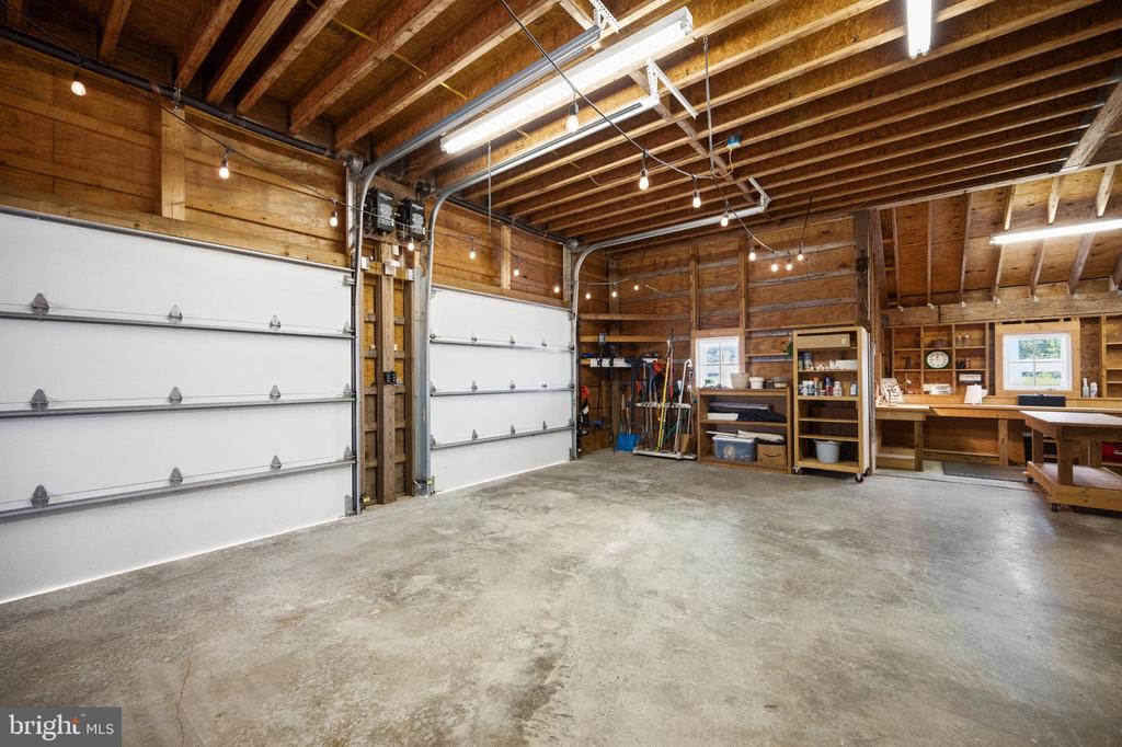 22101 GRAFTON MANOUR LANE