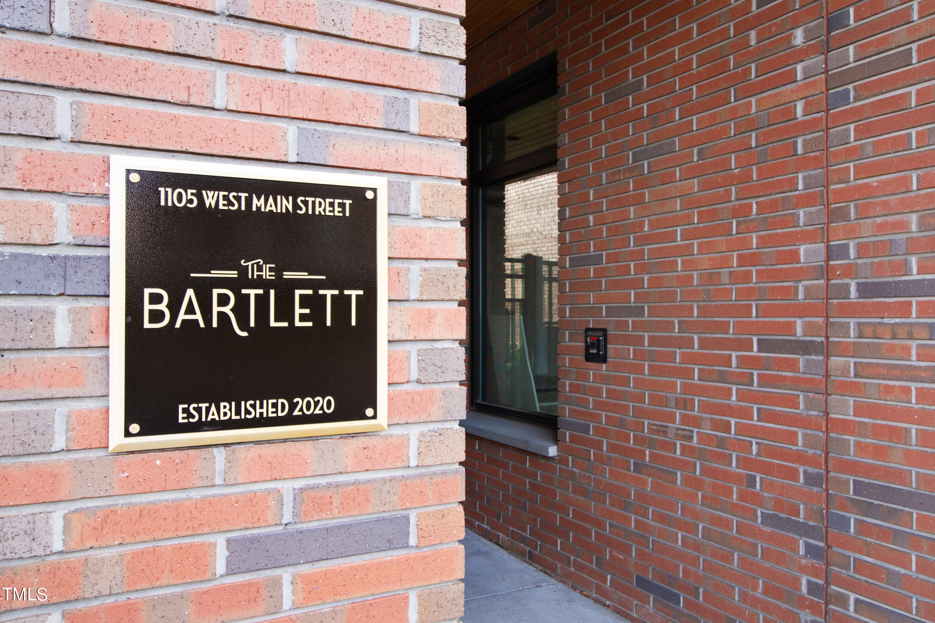 1105 W Main St Street # 402