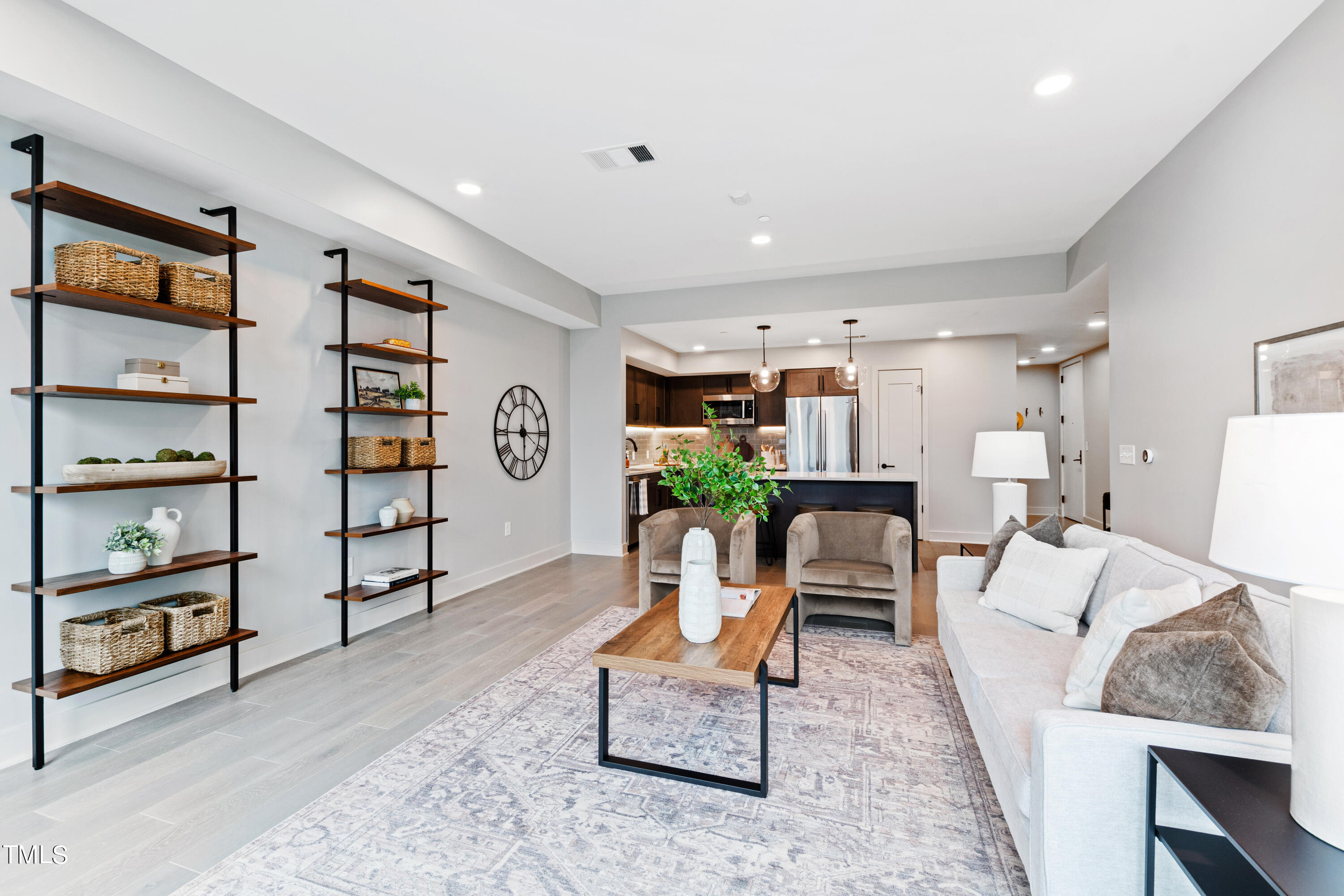 1105 W Main St Street # 402