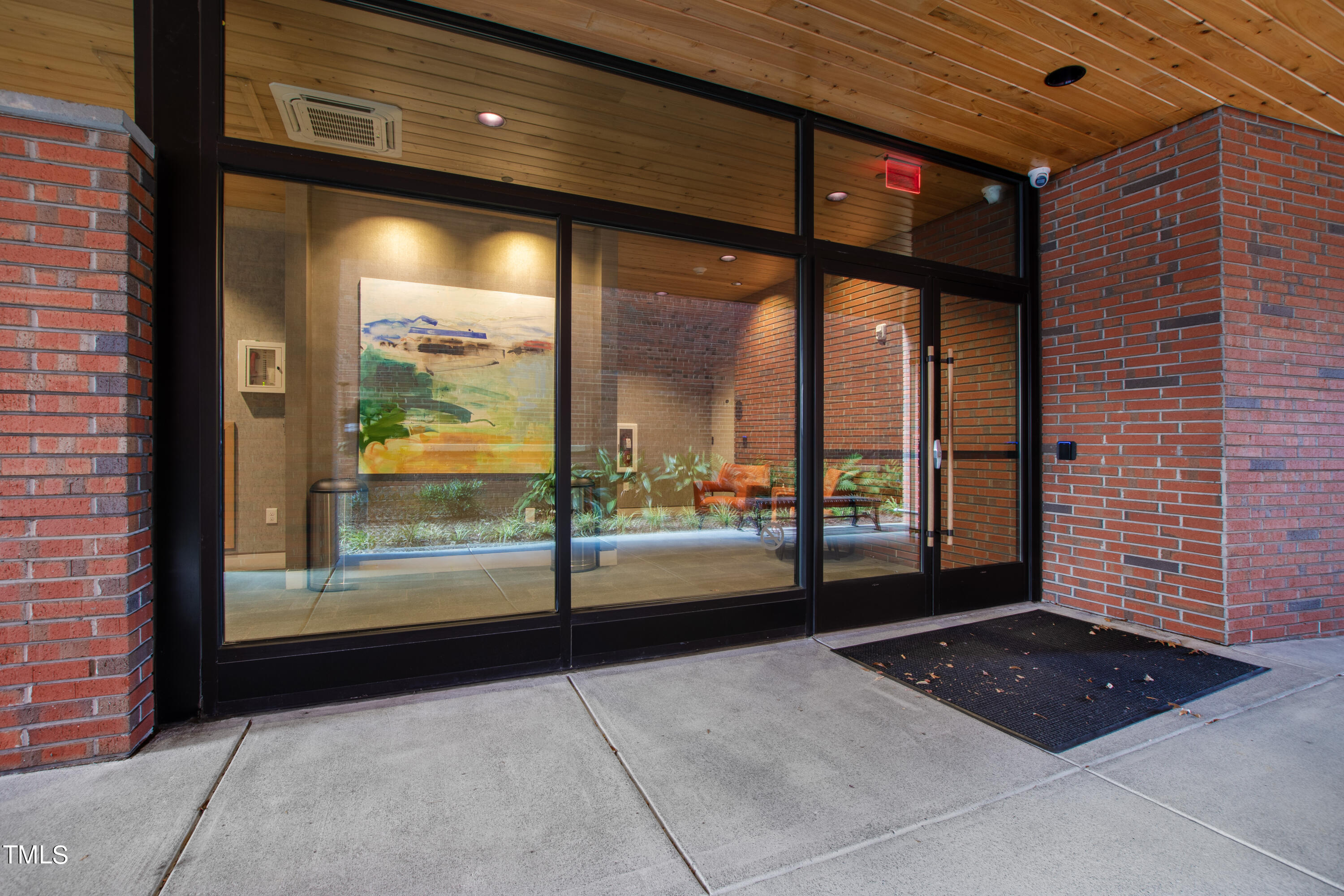 1105 W Main St Street # 402