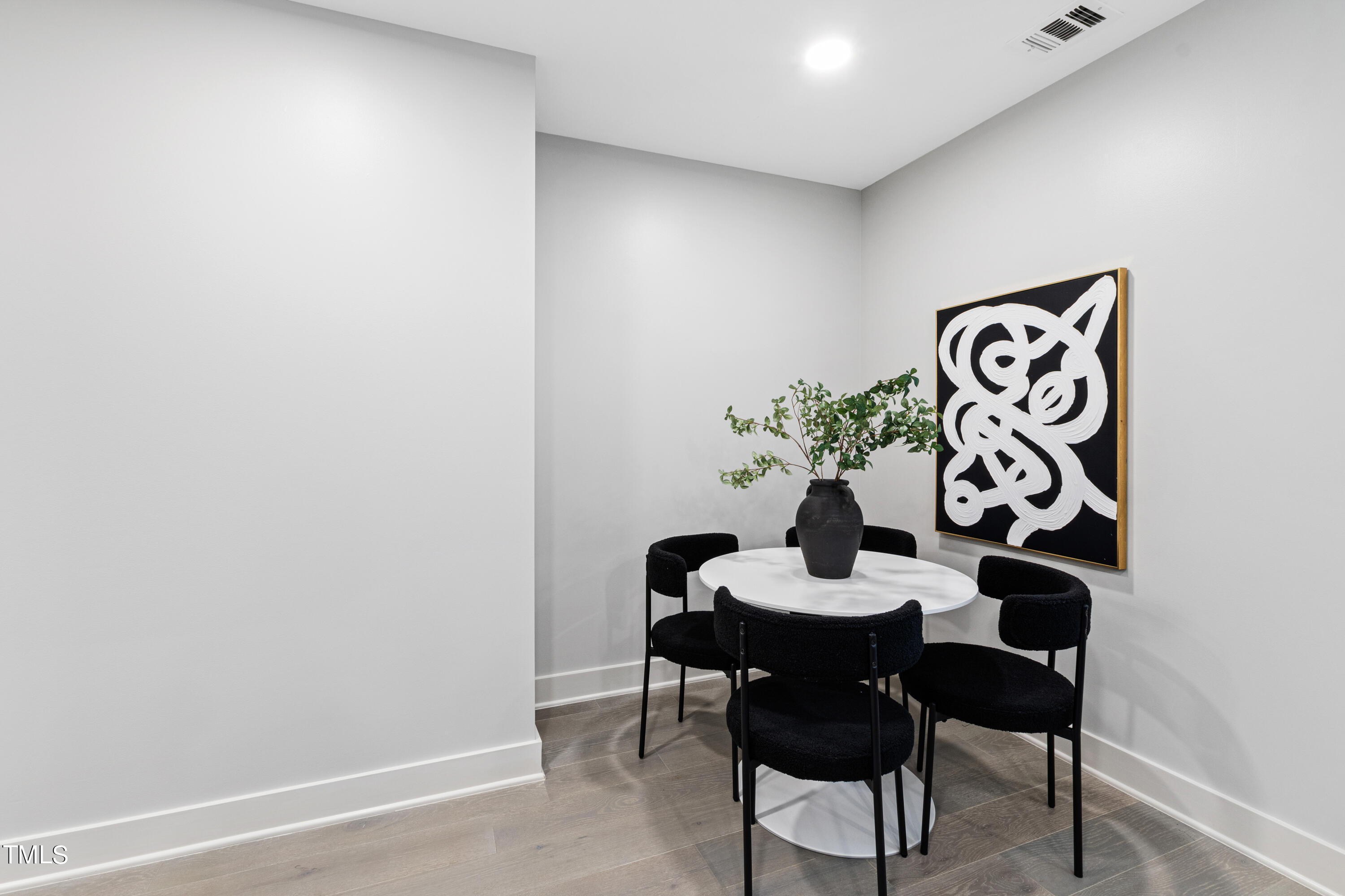 1105 W Main St Street # 402