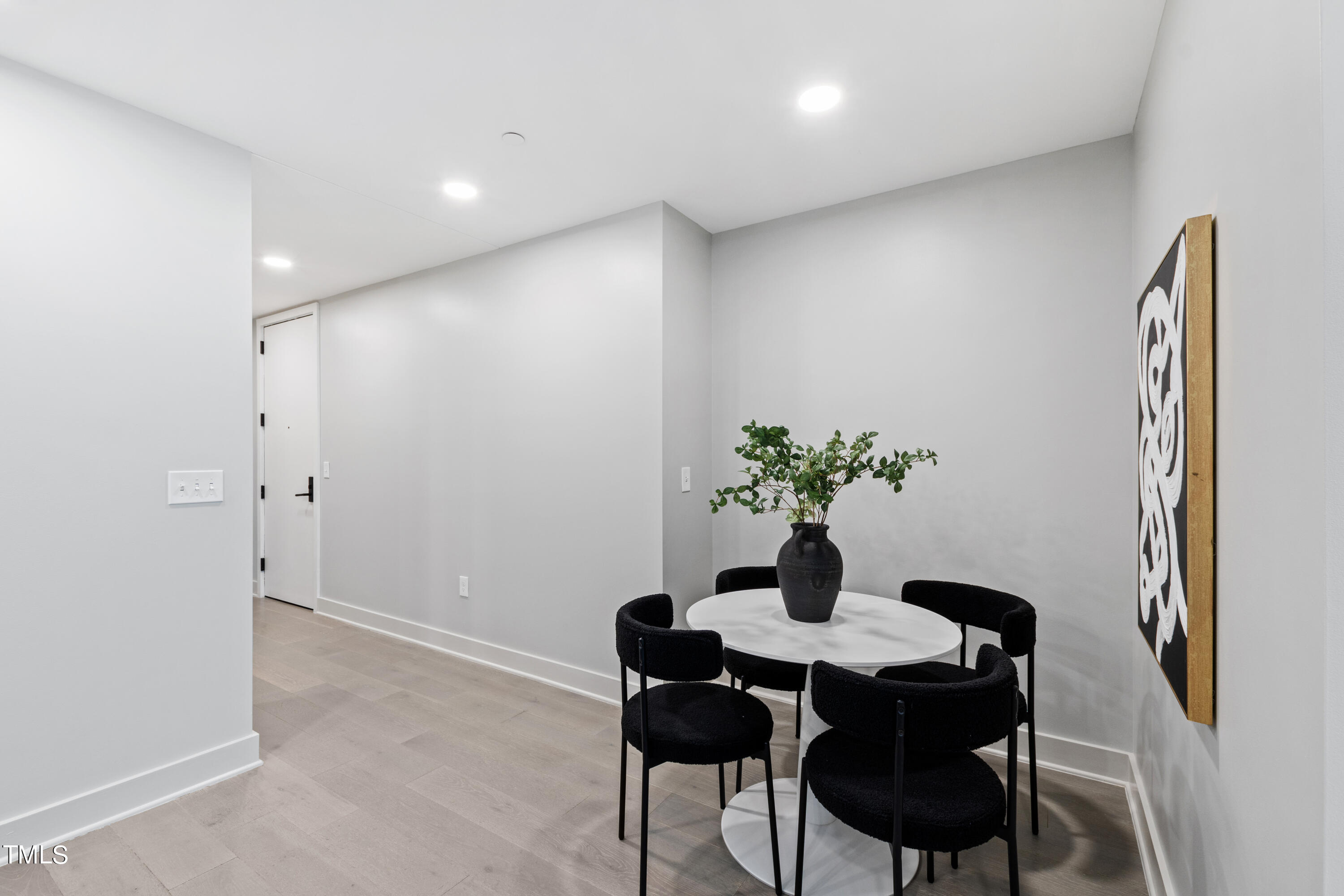 1105 W Main St Street # 402
