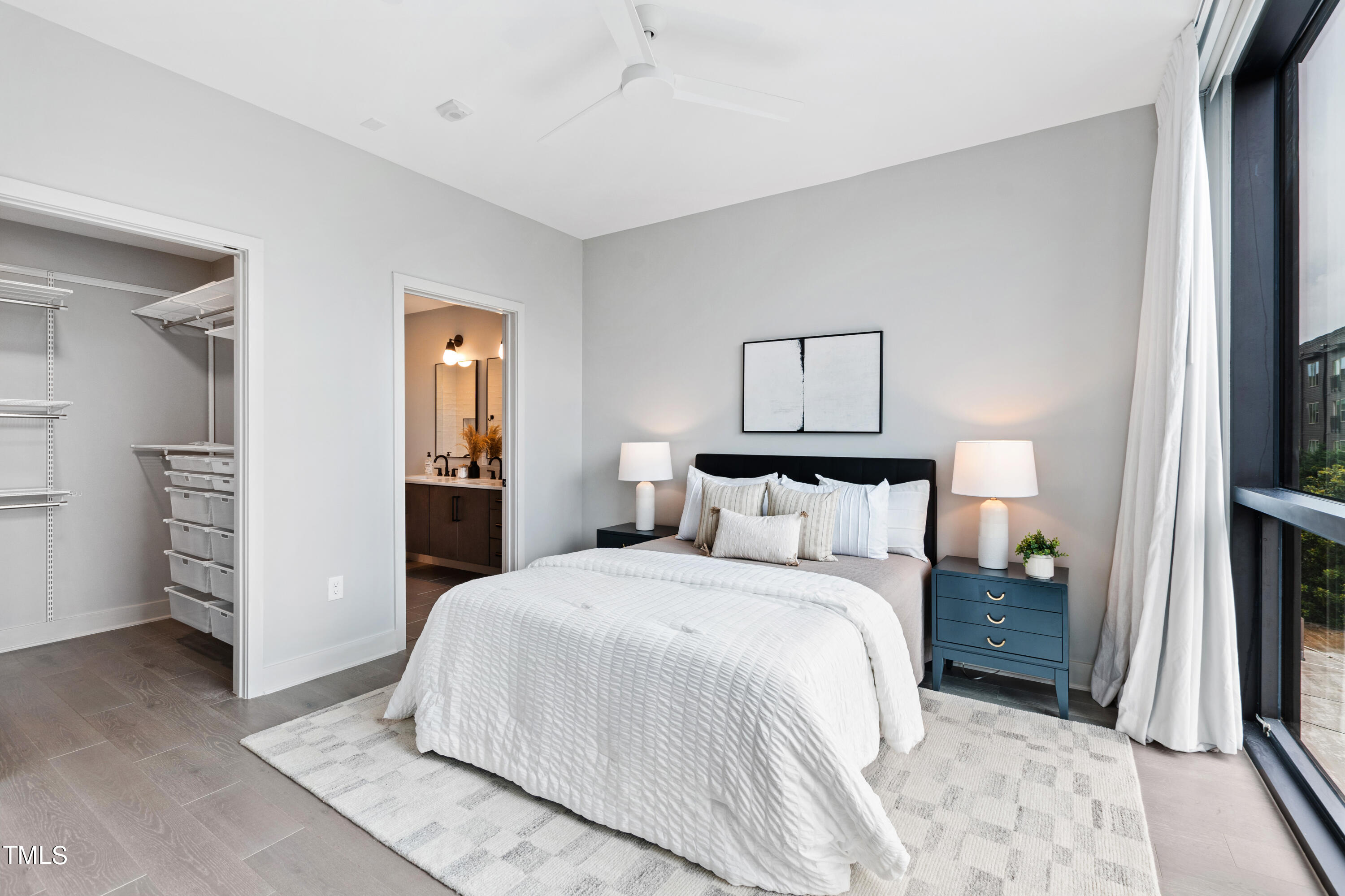 1105 W Main St Street # 402