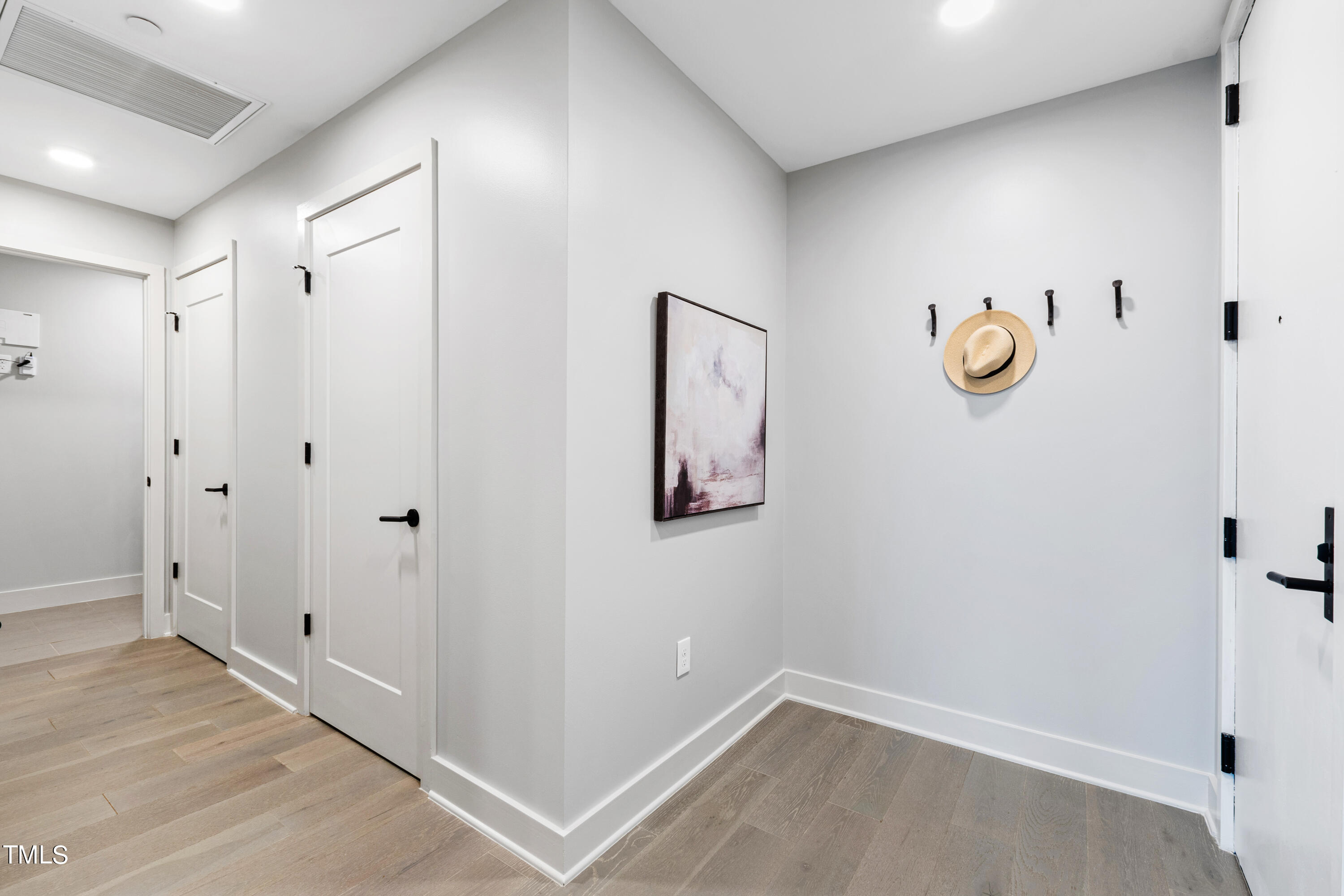 1105 W Main St Street # 402