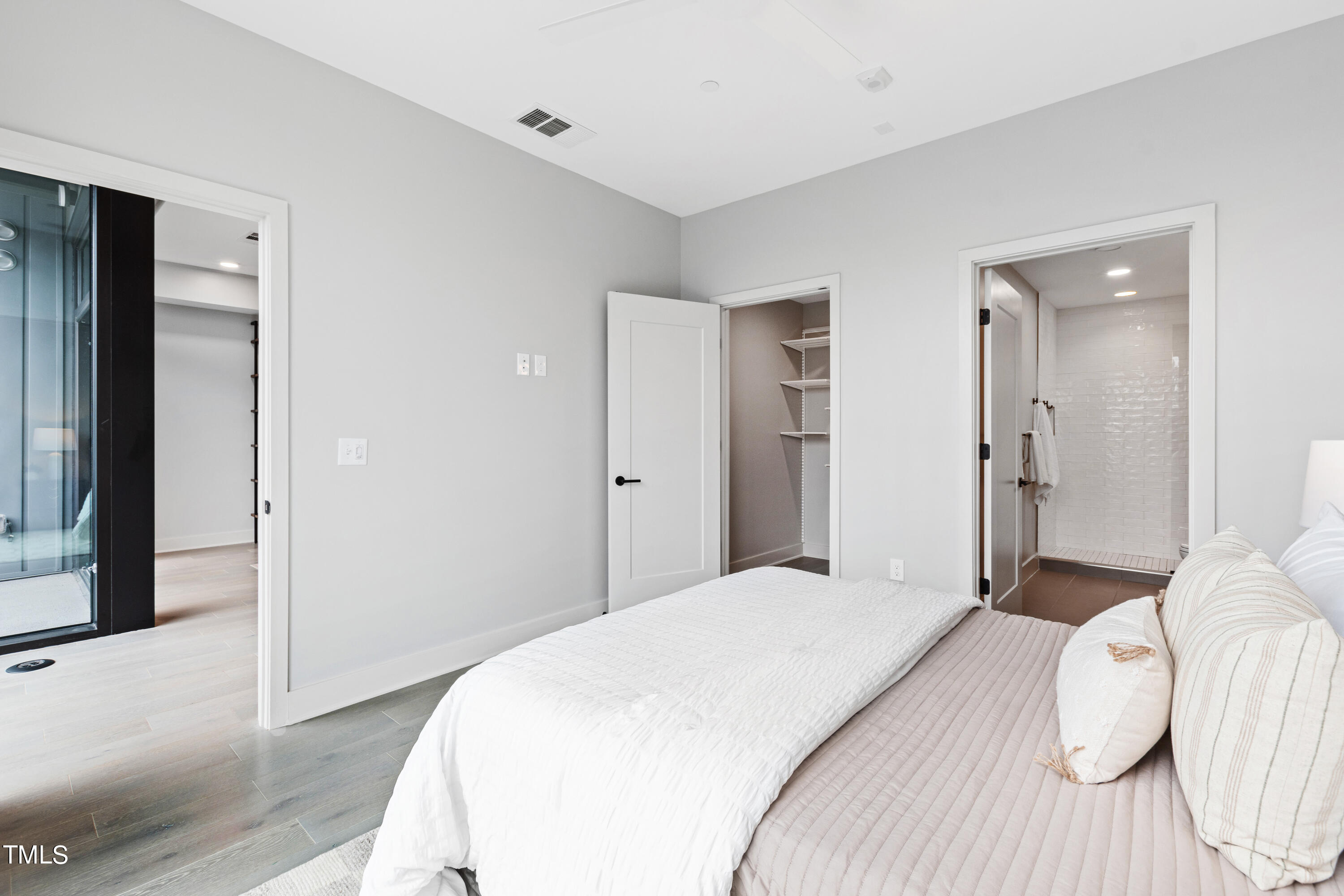 1105 W Main St Street # 402