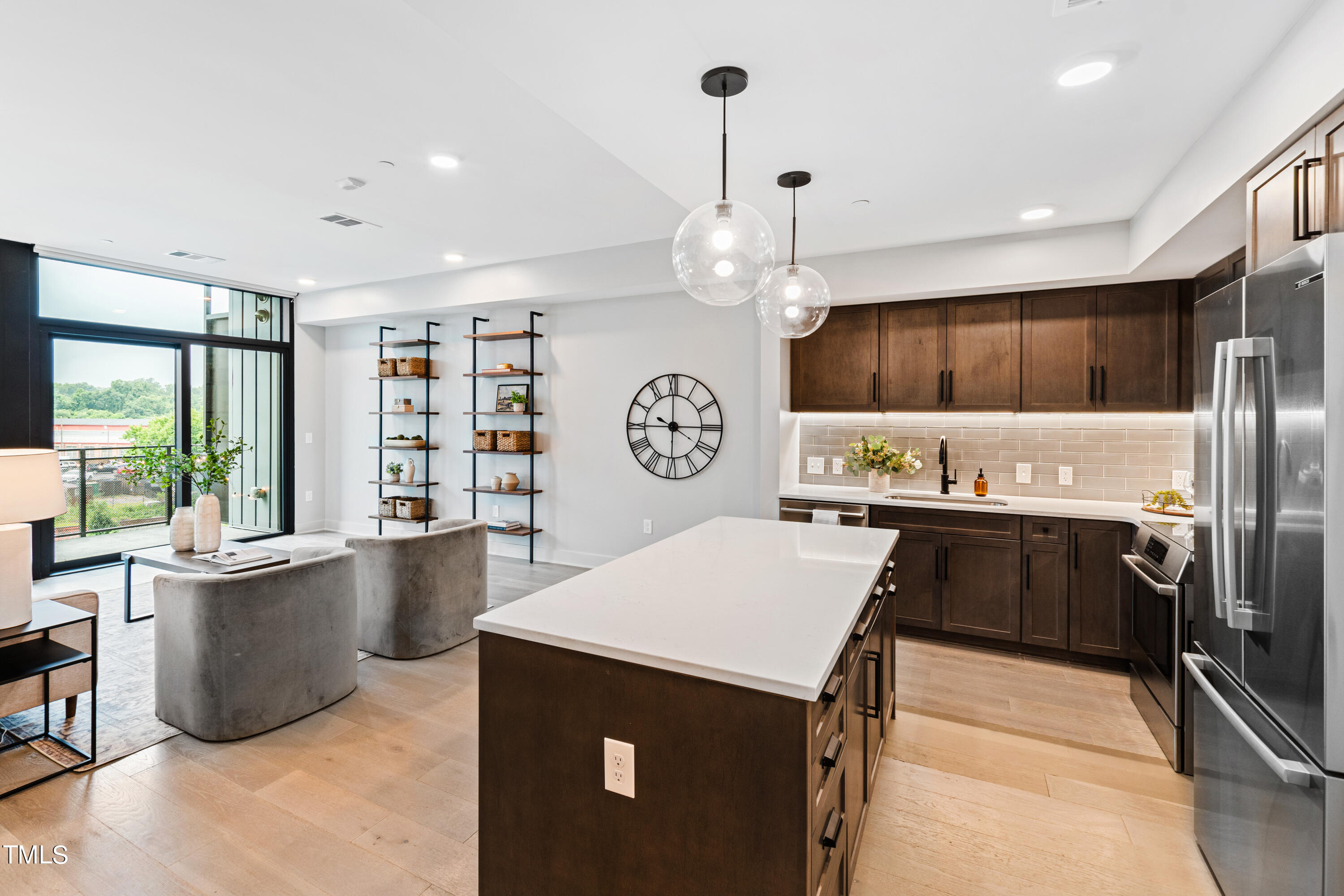 1105 W Main St Street # 402