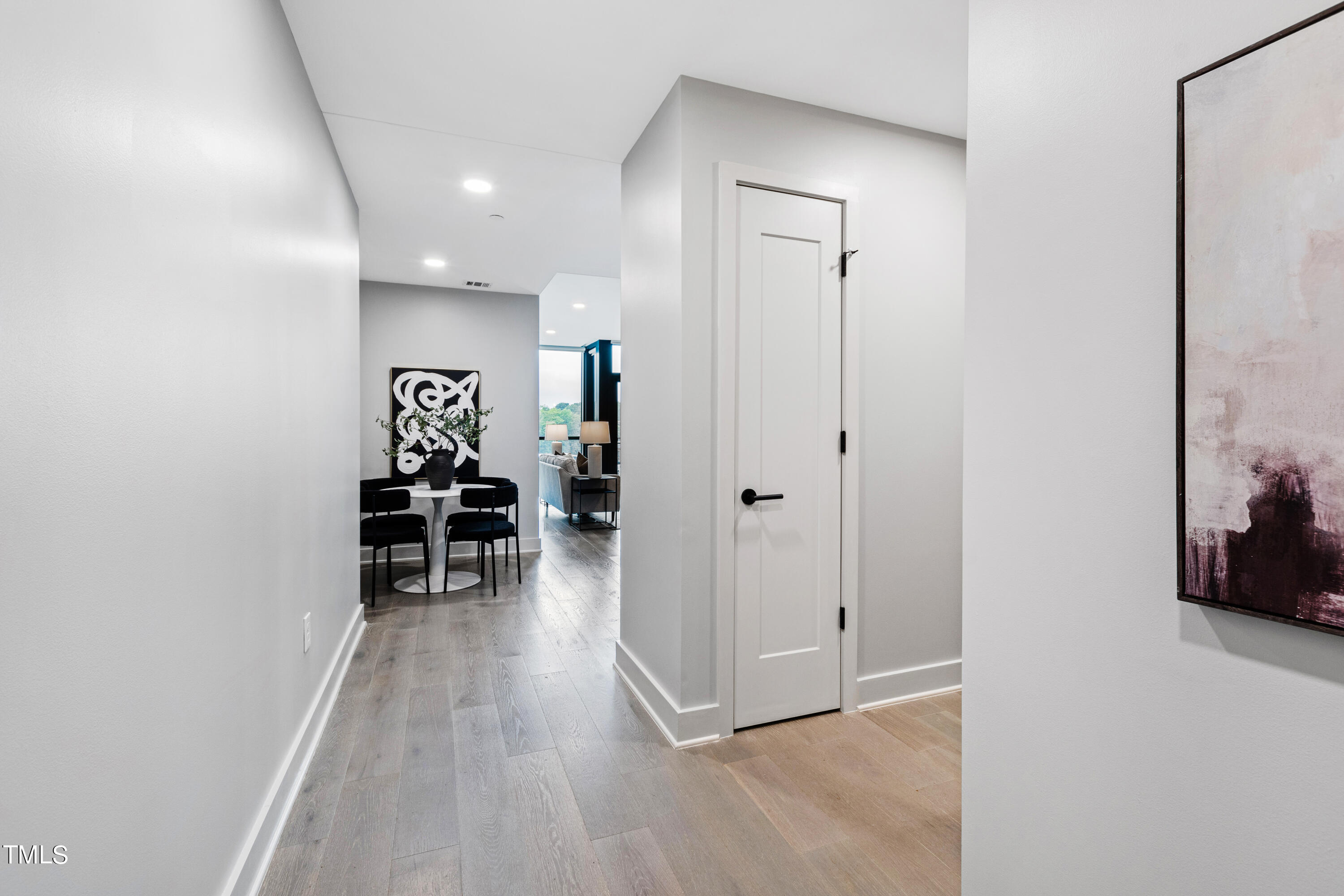 1105 W Main St Street # 402