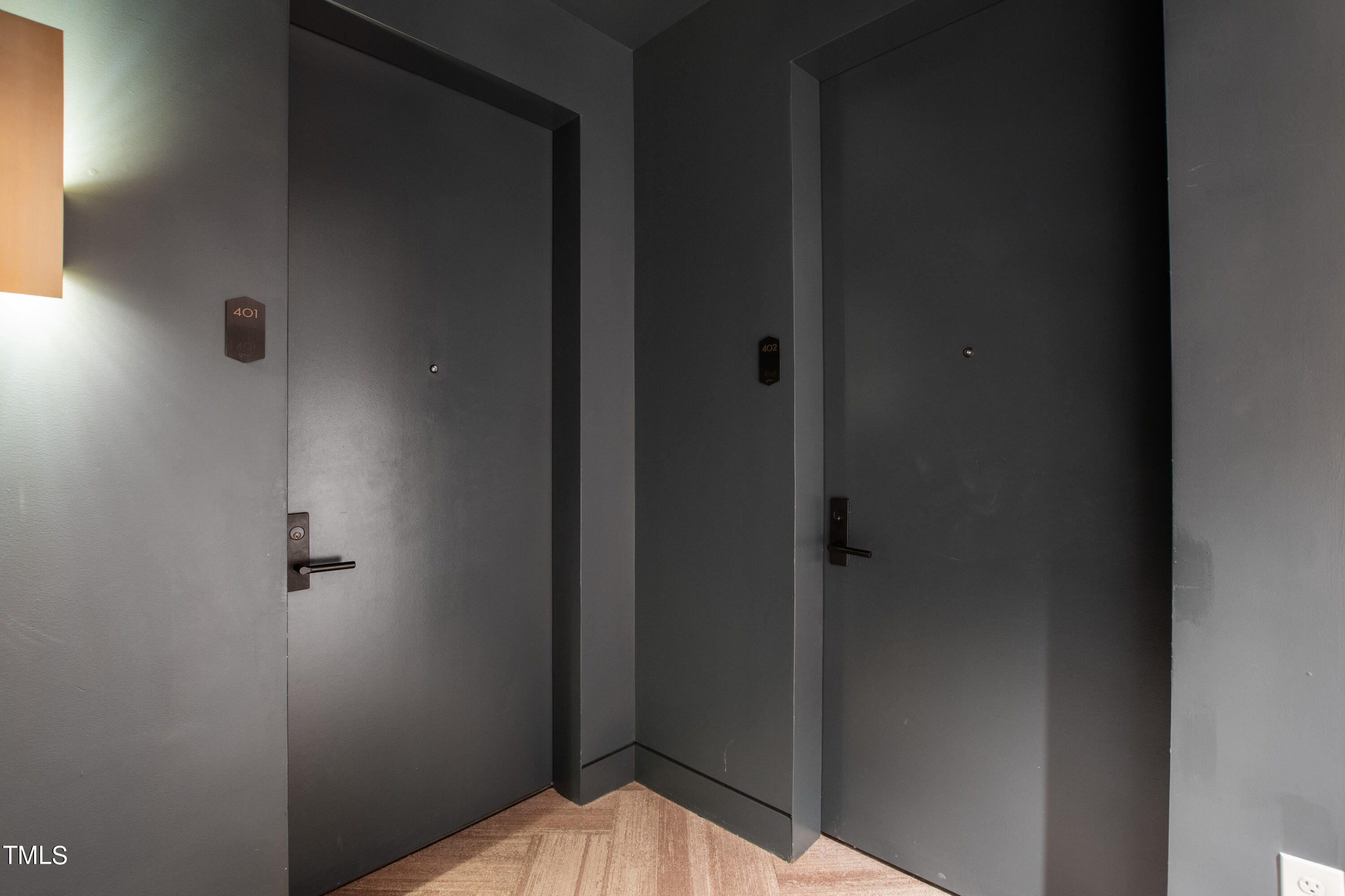 1105 W Main St Street # 402