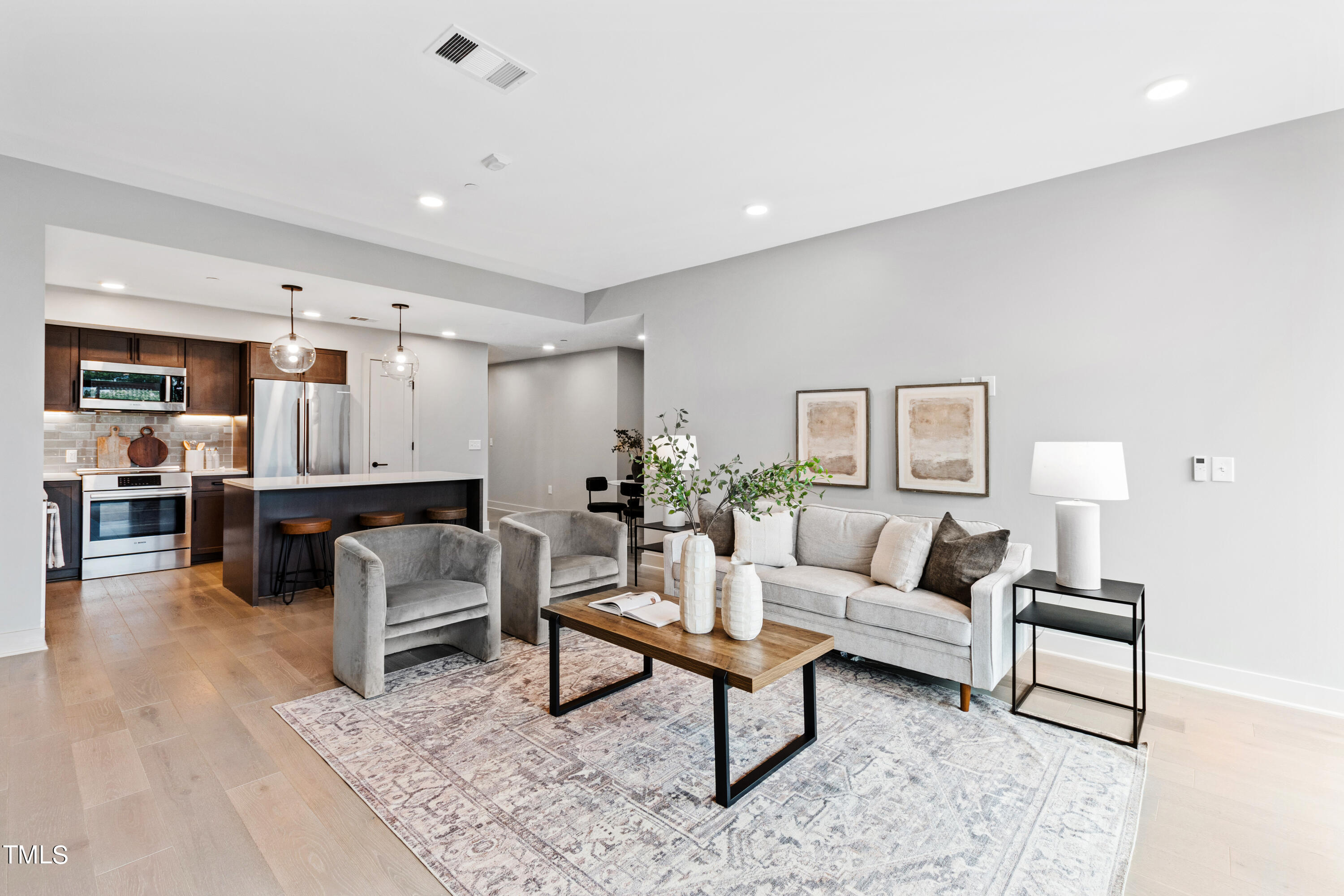 1105 W Main St Street # 402
