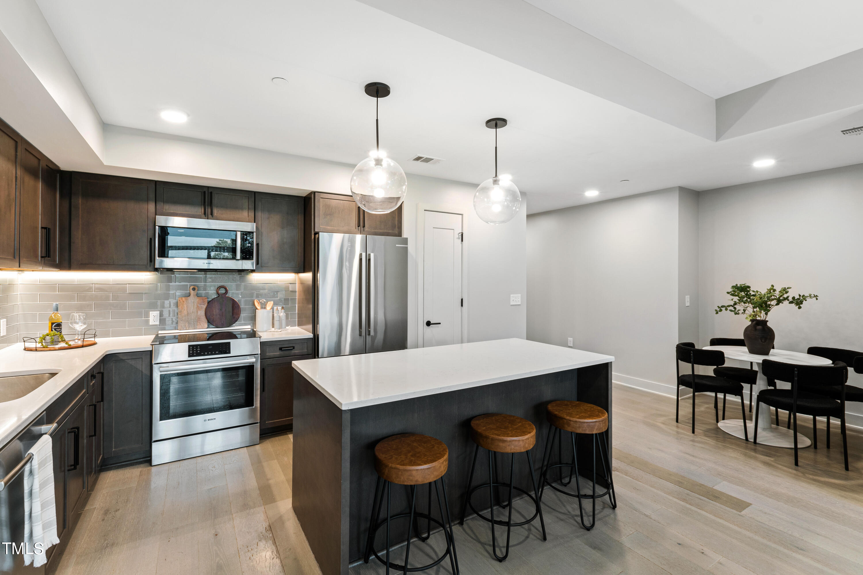 1105 W Main St Street # 402