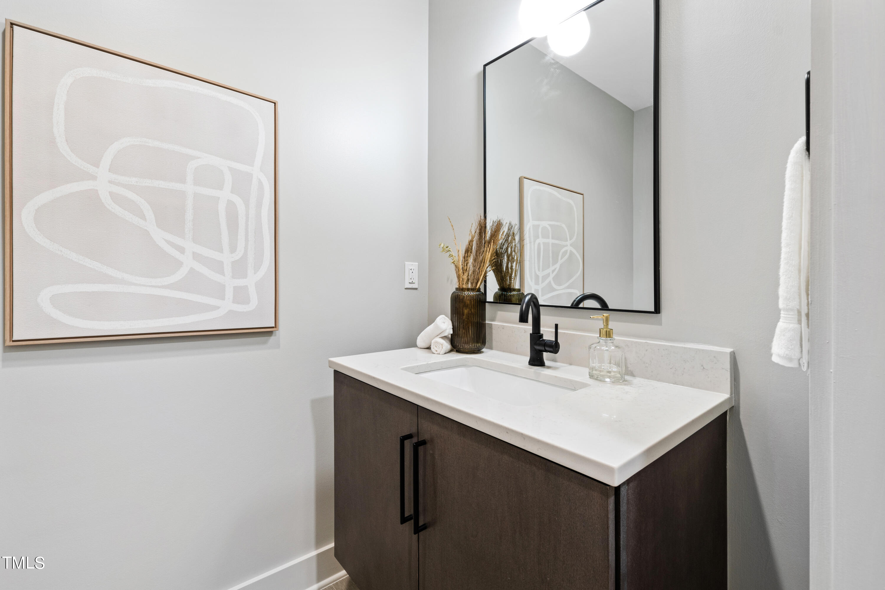 1105 W Main St Street # 402