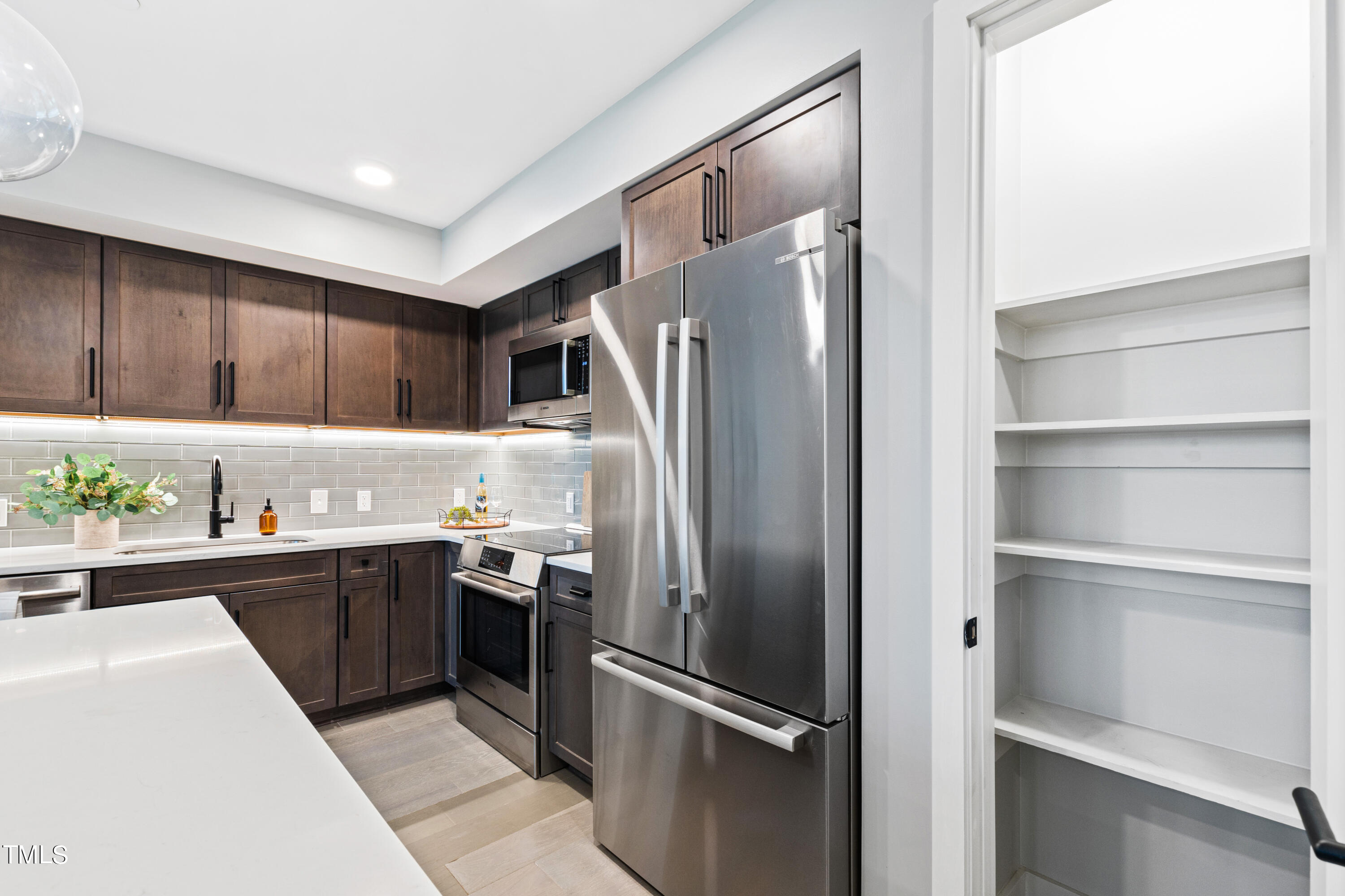 1105 W Main St Street # 402